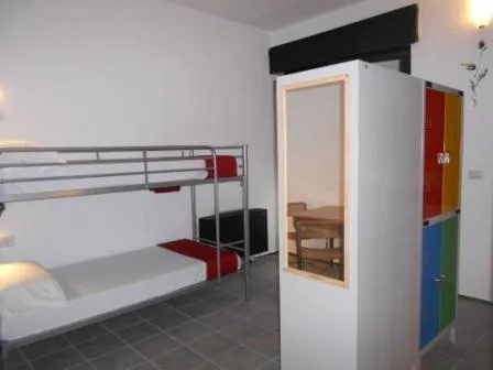 Photo of the whole room, Bed in Hostel Colours