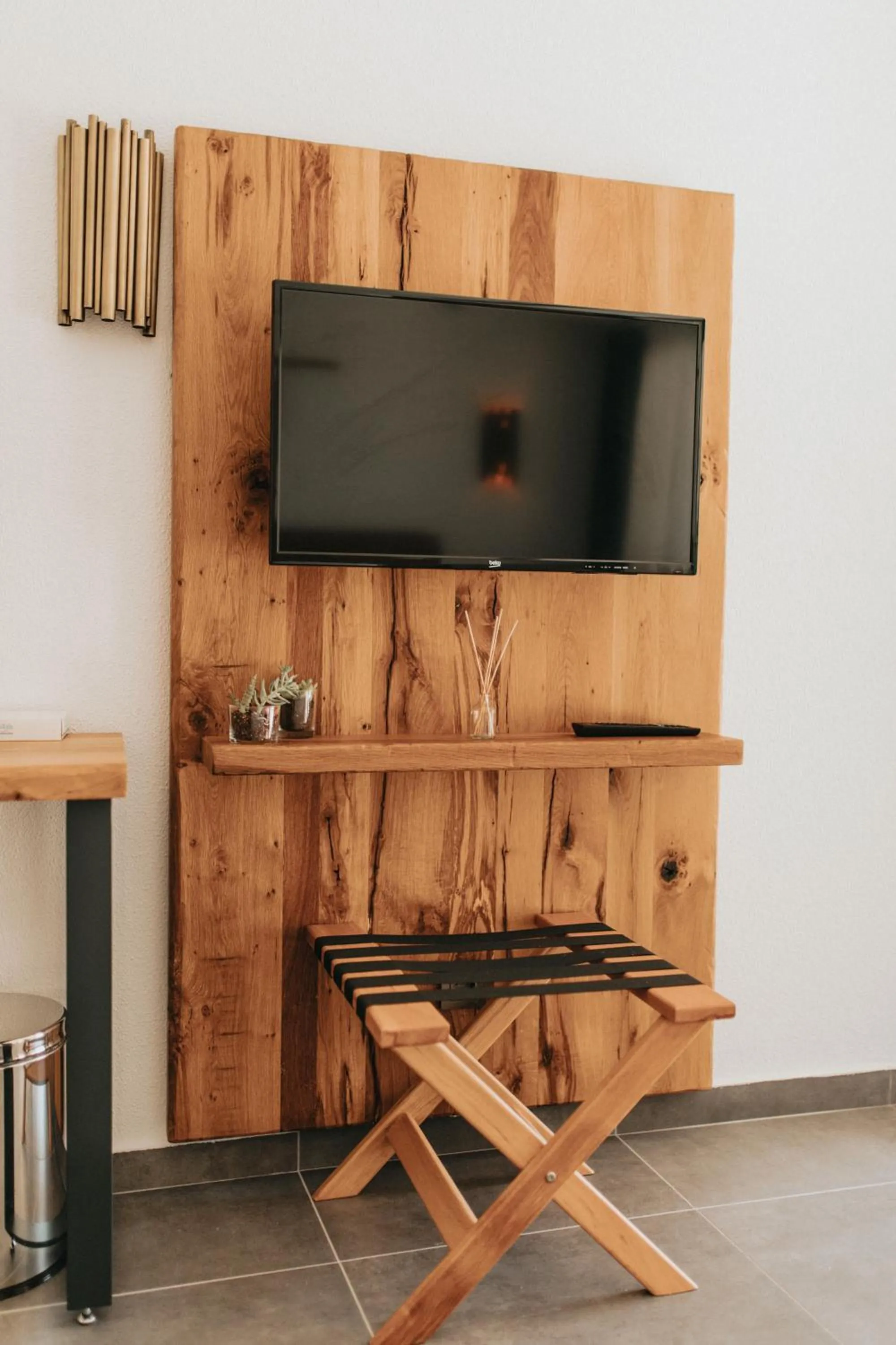 TV and multimedia in Büyükada Loc'ada