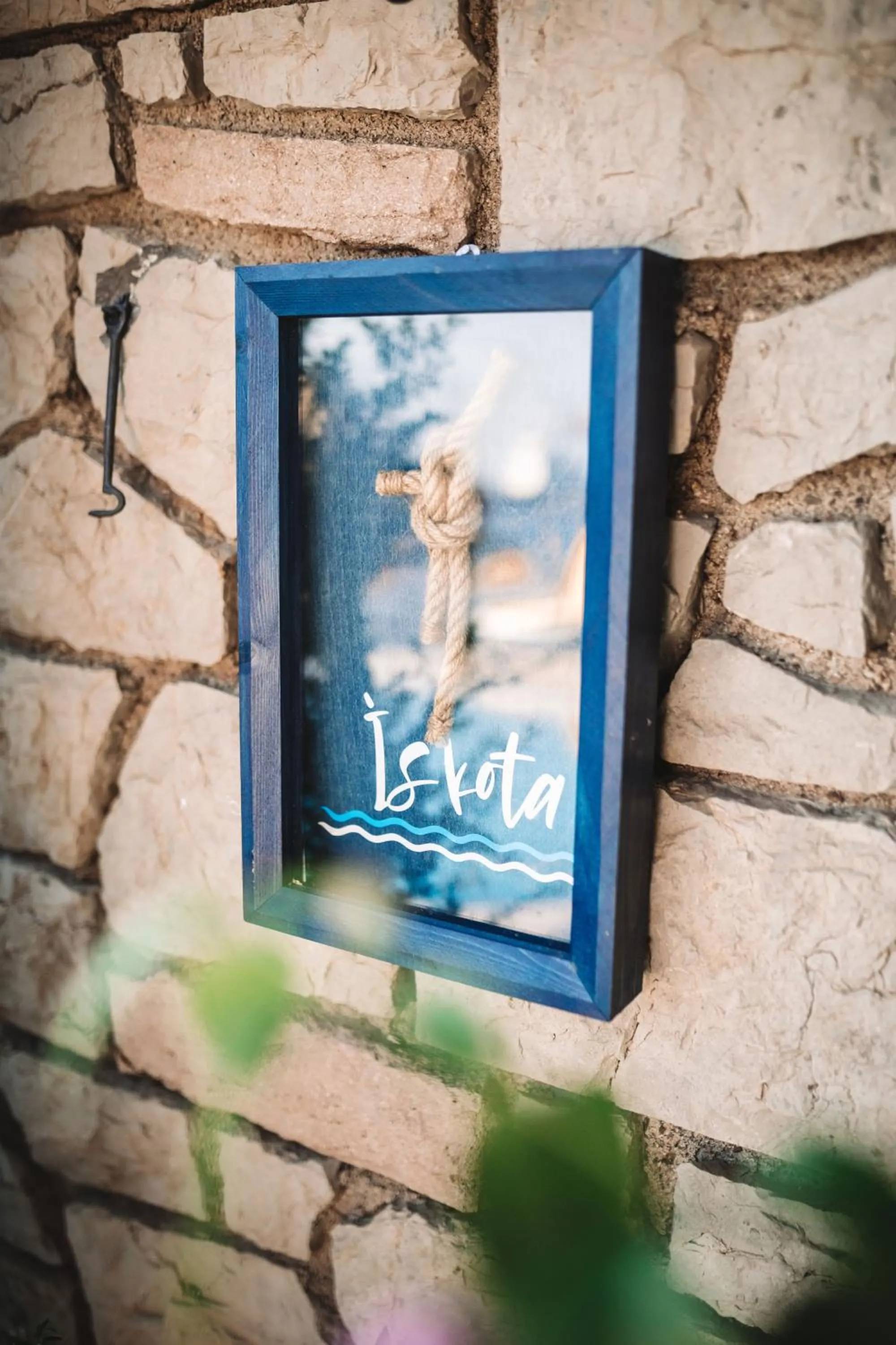 Text overlay in Büyükada Loc'ada