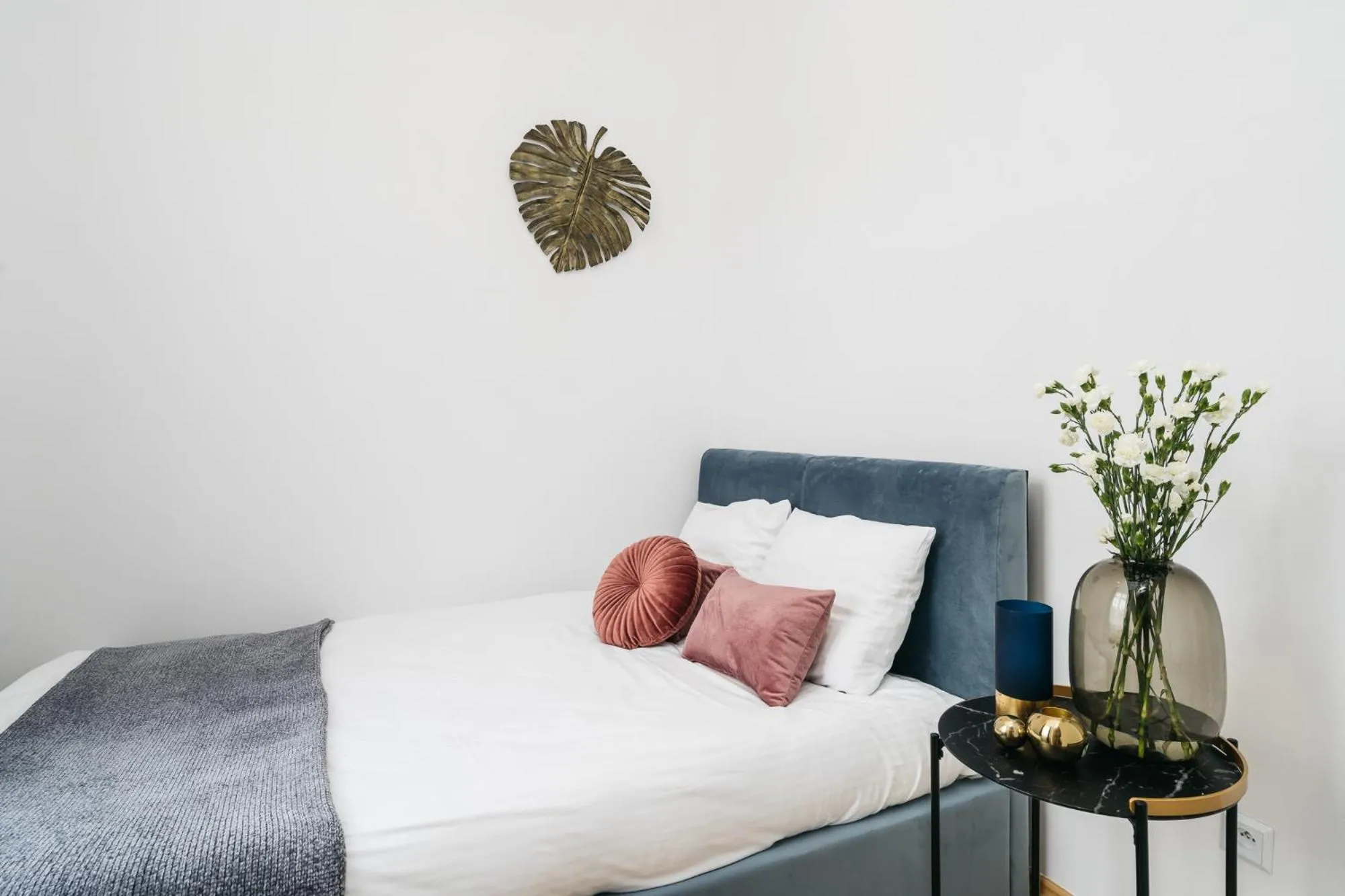 Photo of the whole room, Bed in Luna Apartment - LoftAffair