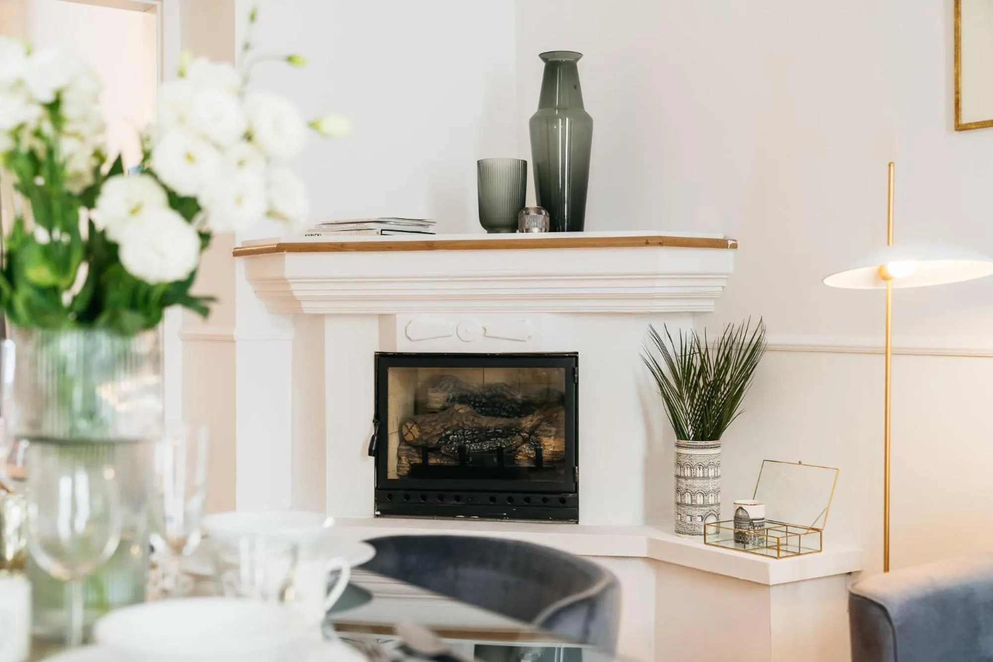 Photo of the whole room in Luna Apartment - LoftAffair