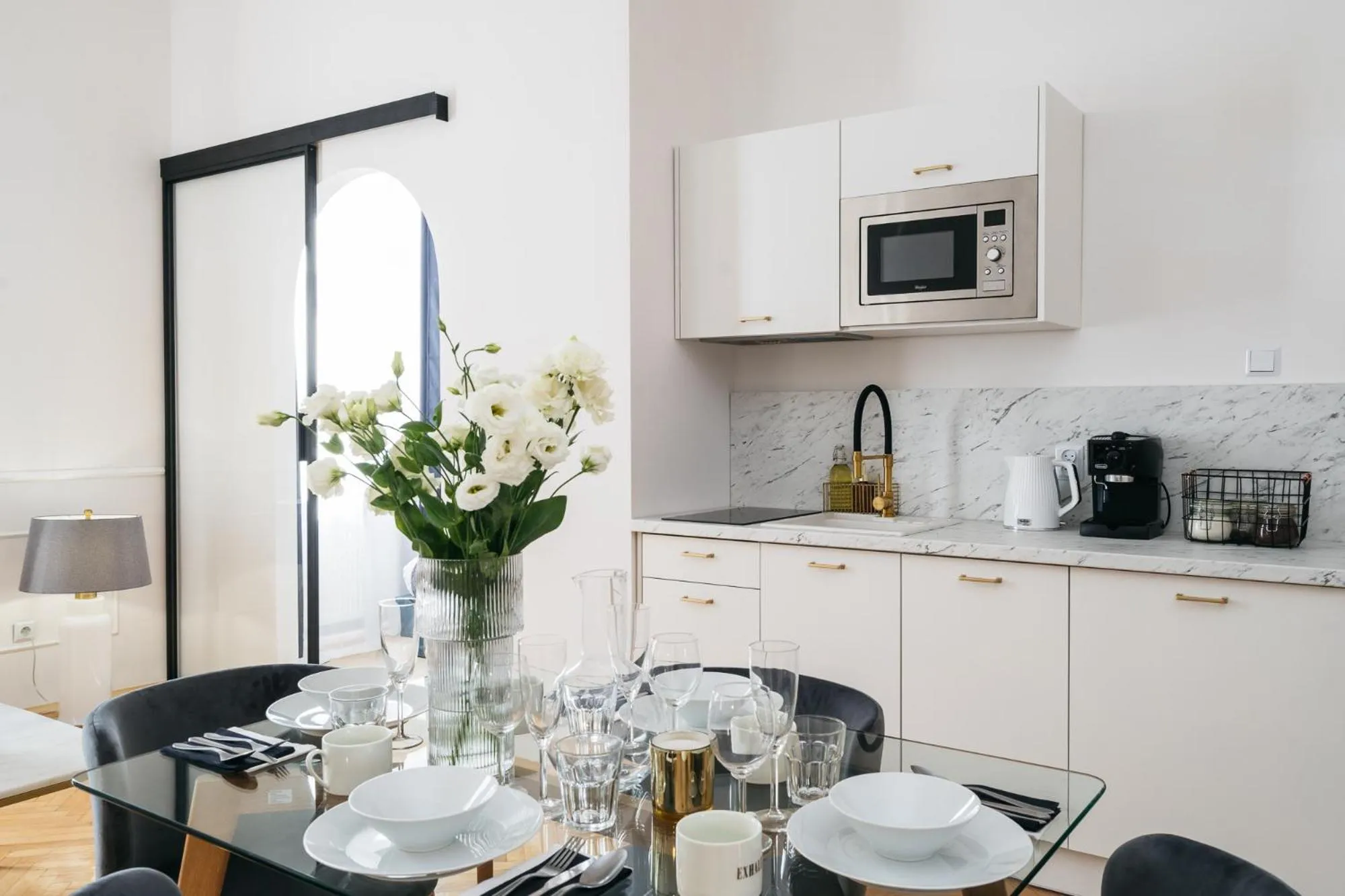 Kitchen or kitchenette in Luna Apartment - LoftAffair