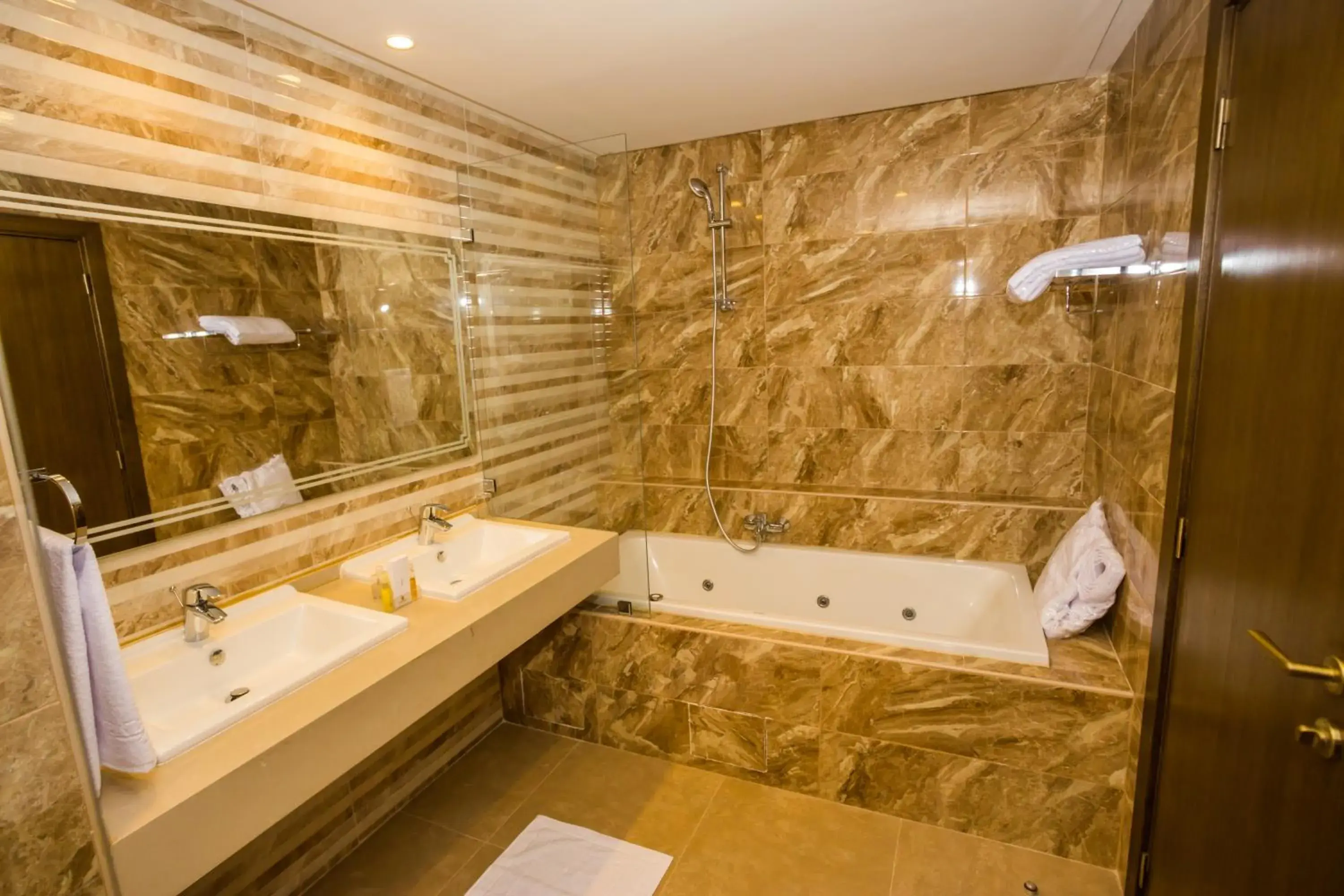 HOTEL PALAIS ROYAL HOTEL PALAIS ROYAL