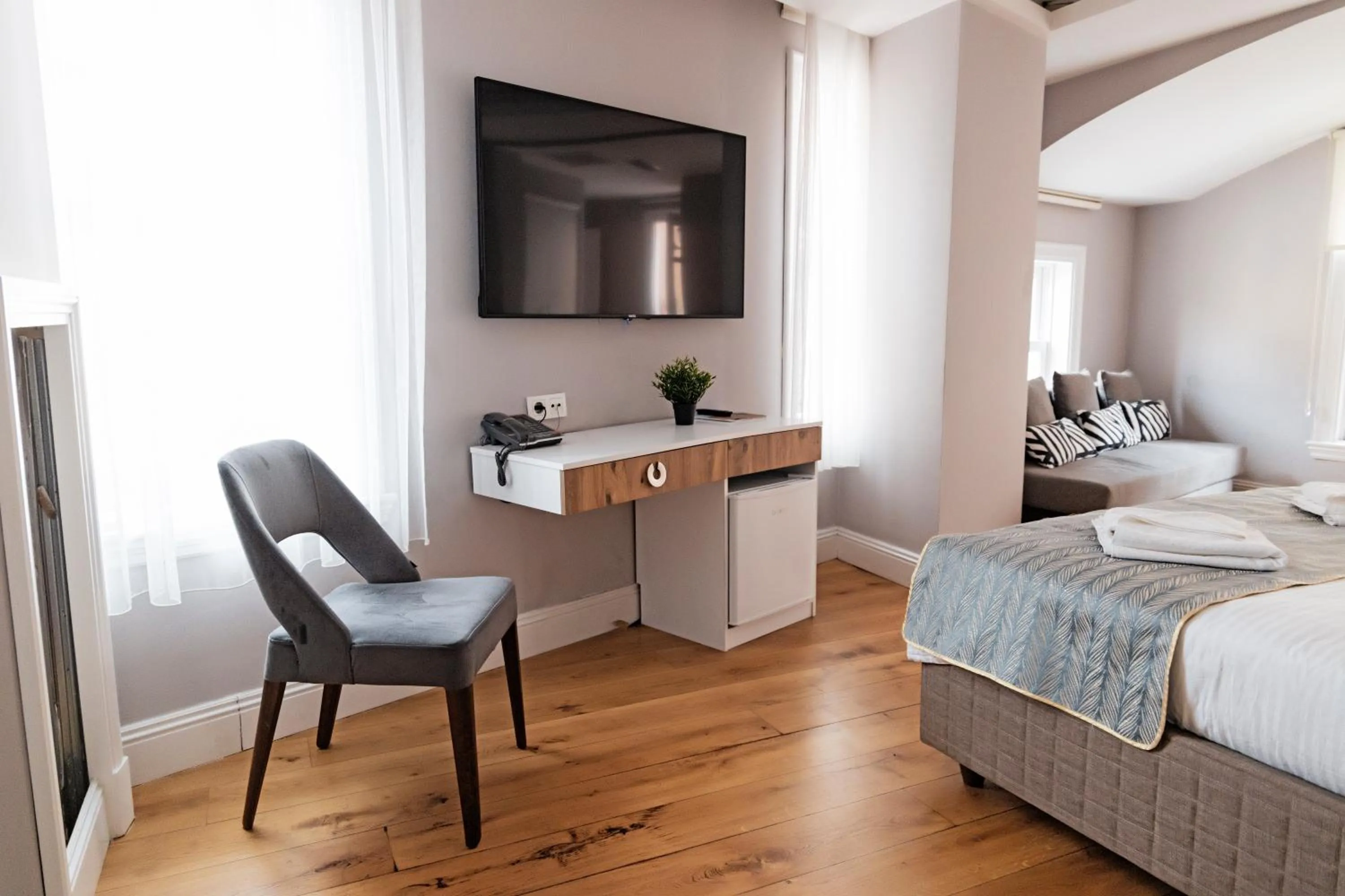 TV and multimedia, Bed in Galata Door Hotel