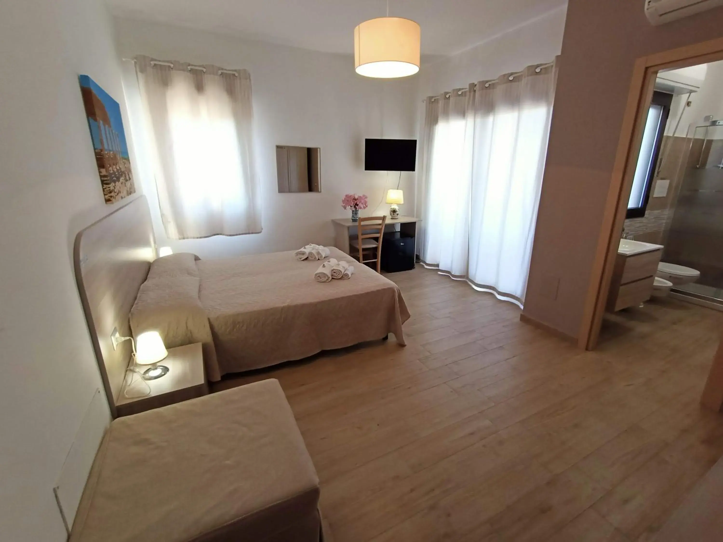 Double or Twin Room with Sea View in B&B Villa Sara Falconara Double or Twin Room with Sea View in B&B Villa Sara Falconara