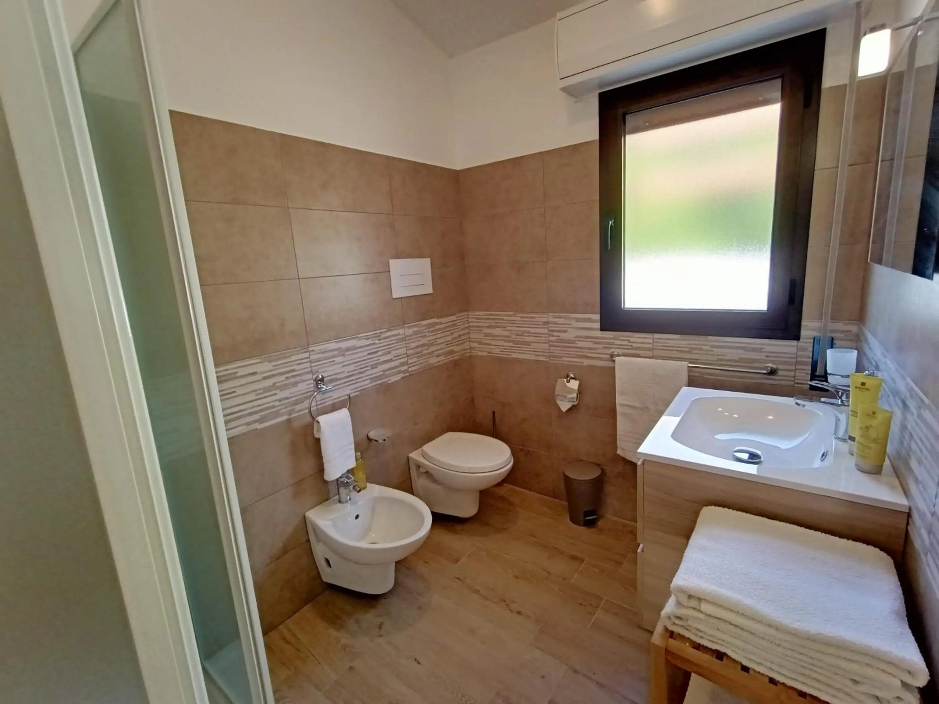 Shower in B&B Villa Sara Falconara