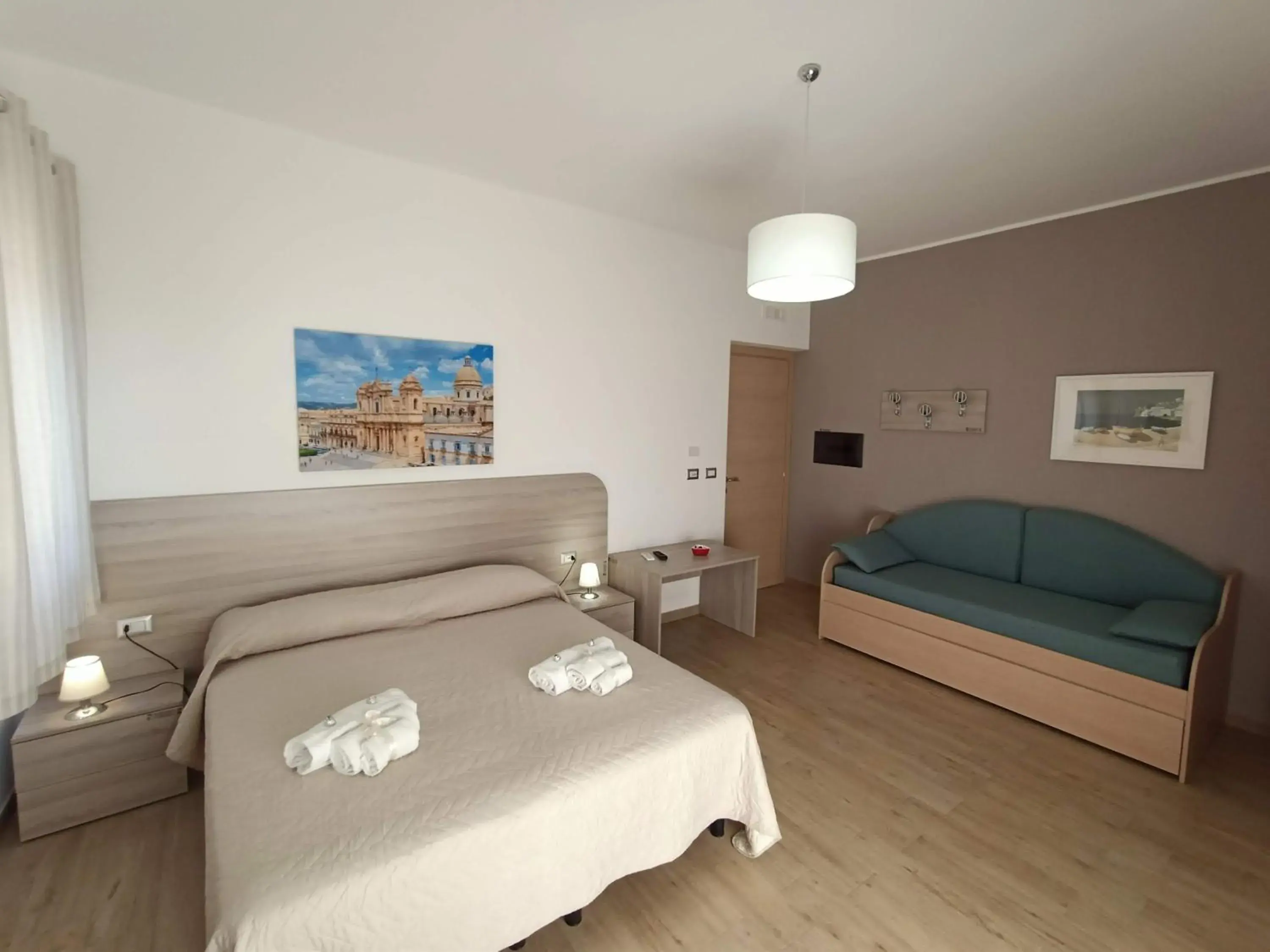 Deluxe Double or Twin Room with Sea View in B&B Villa Sara Falconara Deluxe Double or Twin Room with Sea View in B&B Villa Sara Falconara