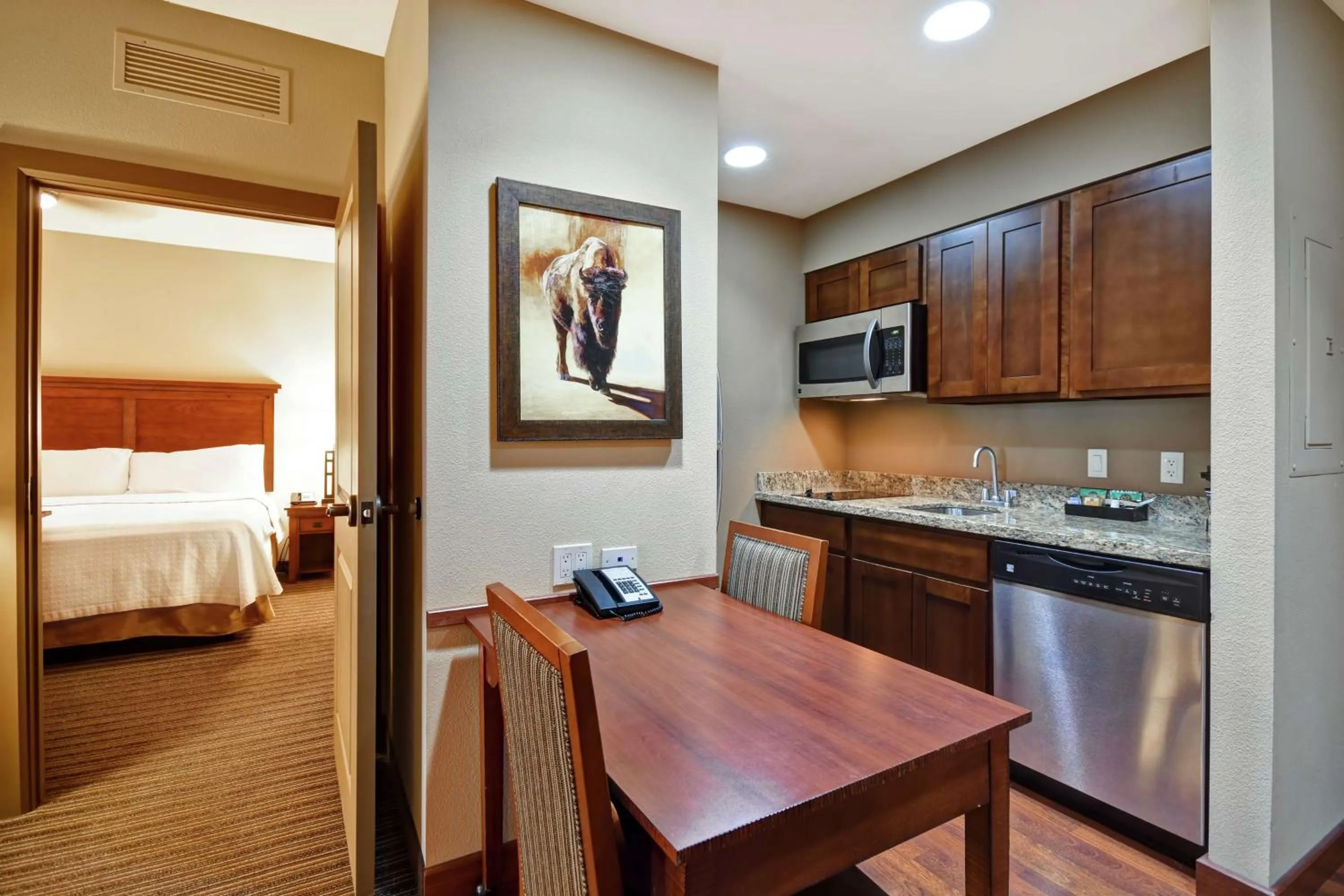 Kitchen or kitchenette, Bed in Homewood Suites by Hilton Kalispell