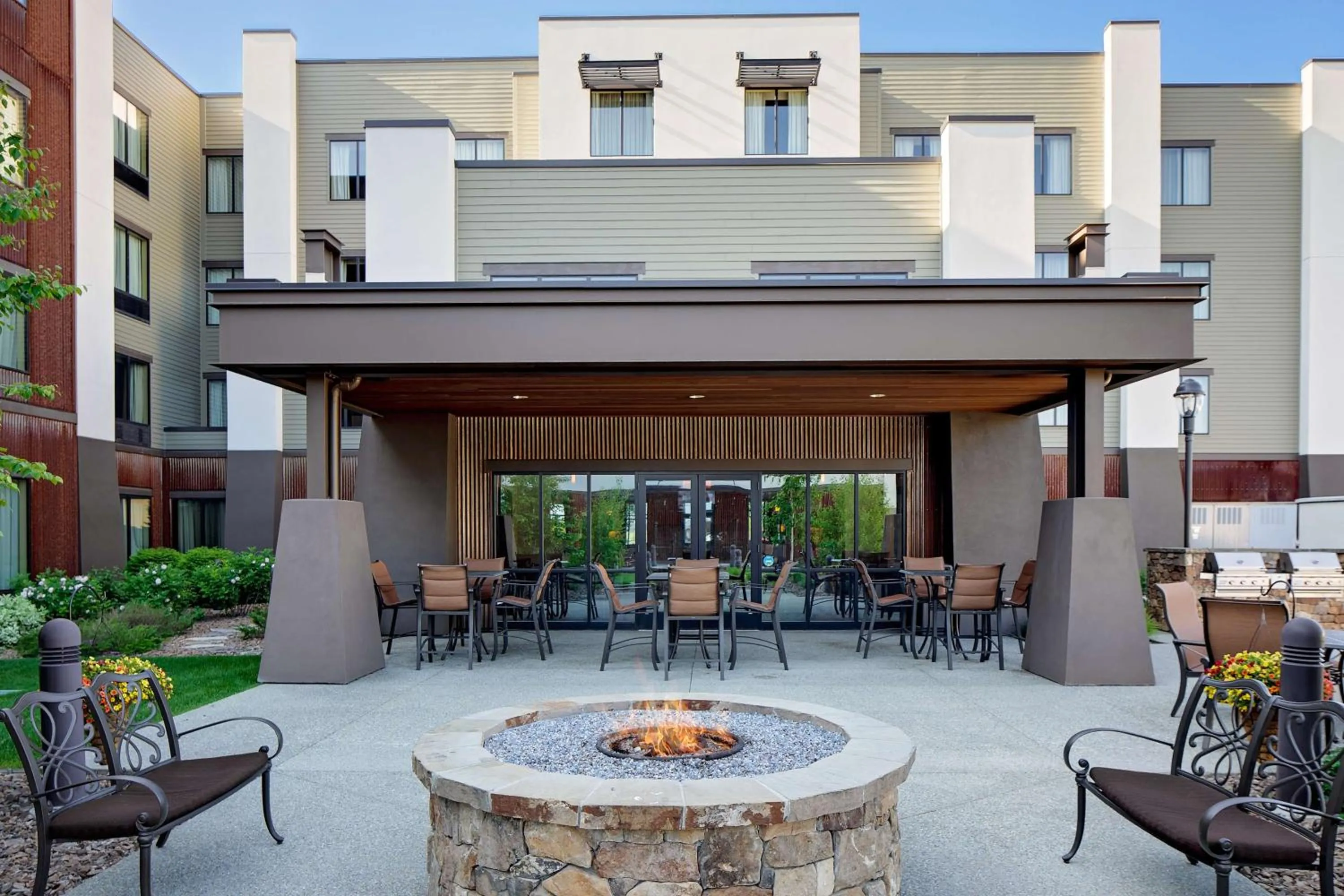 Inner courtyard view in Homewood Suites by Hilton Kalispell