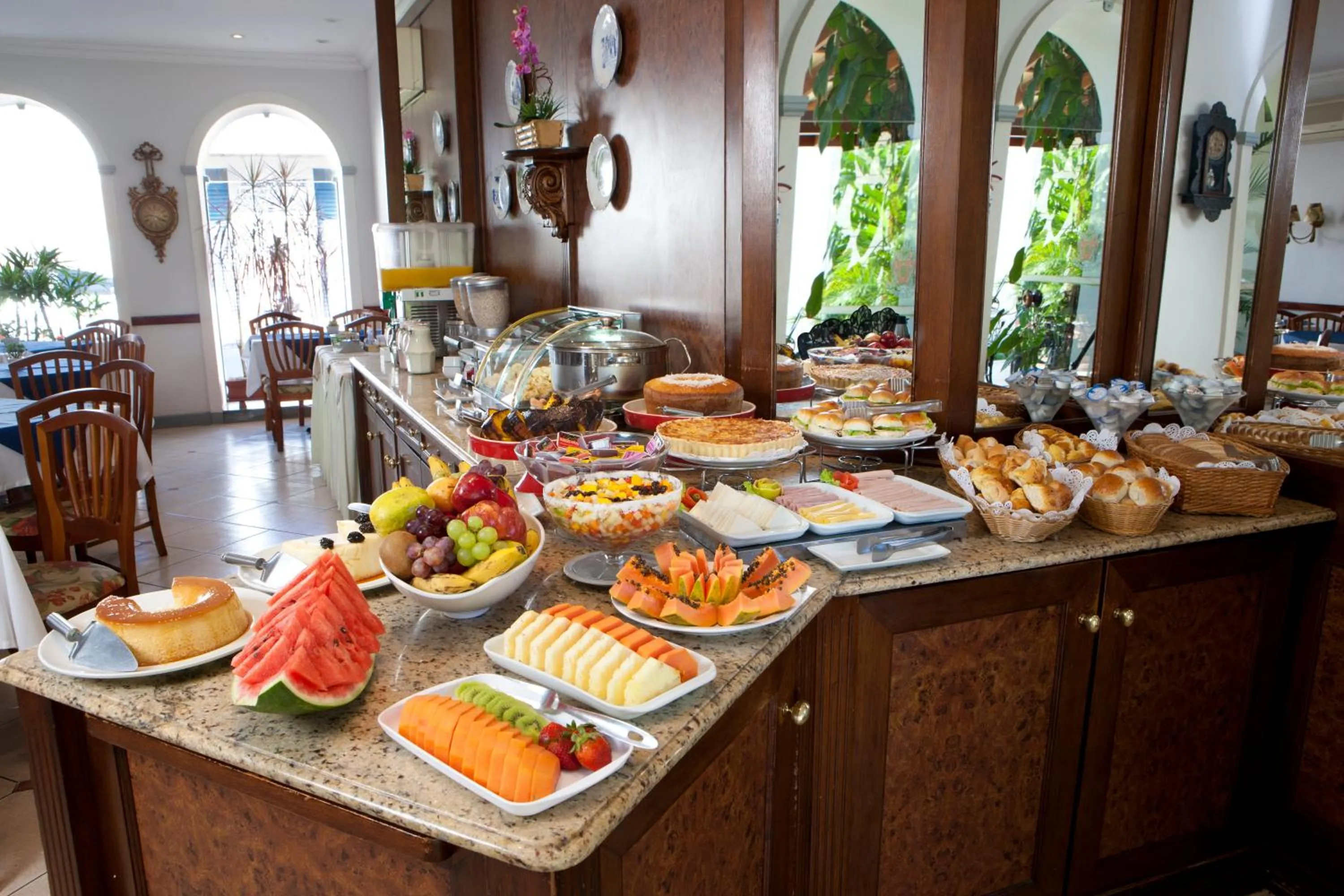 Buffet breakfast in Hotel Colonial Plaza