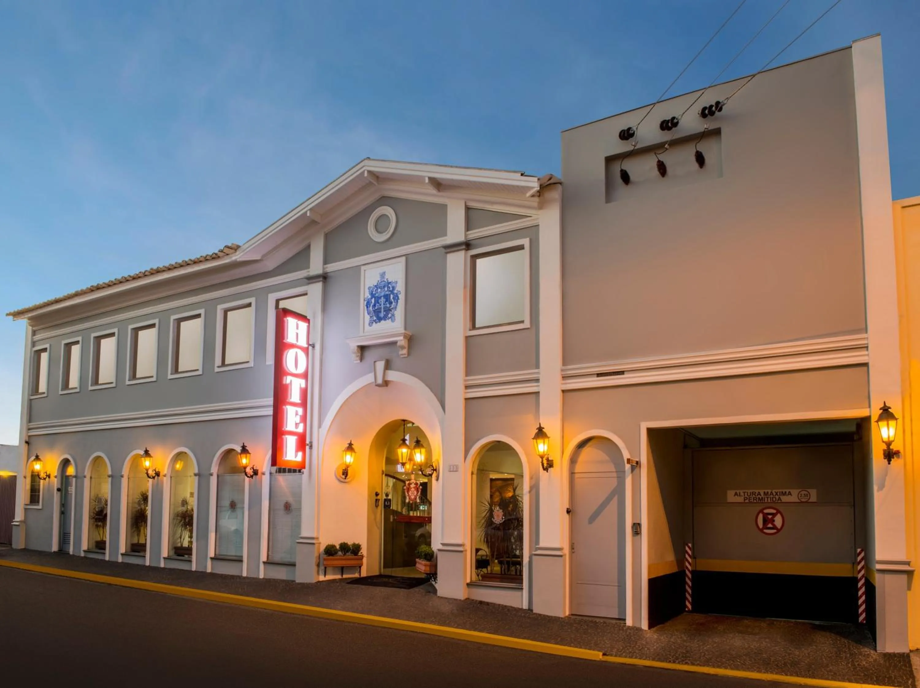 Facade/entrance in Hotel Colonial Plaza