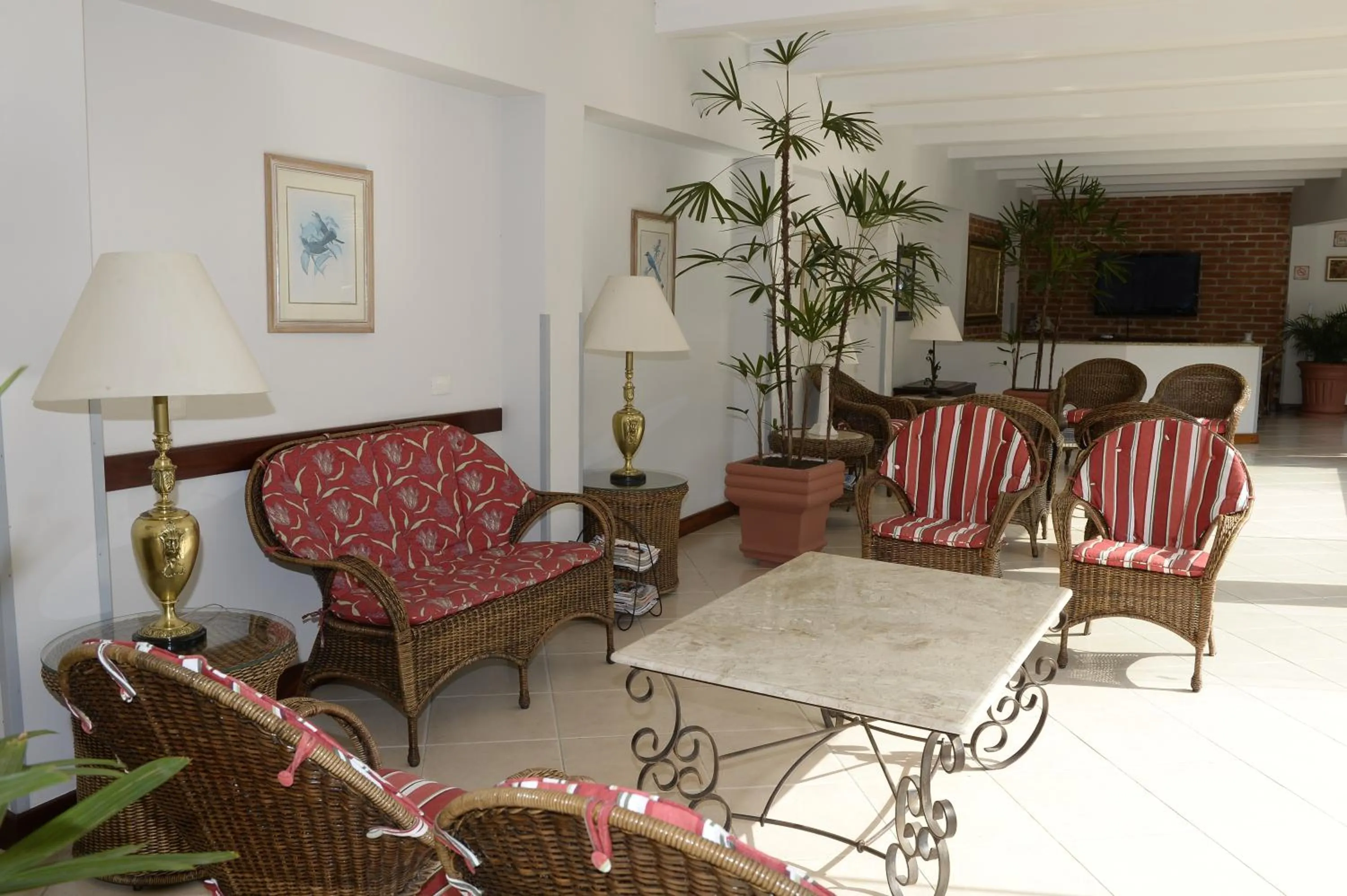 Seating area in Hotel Colonial Plaza