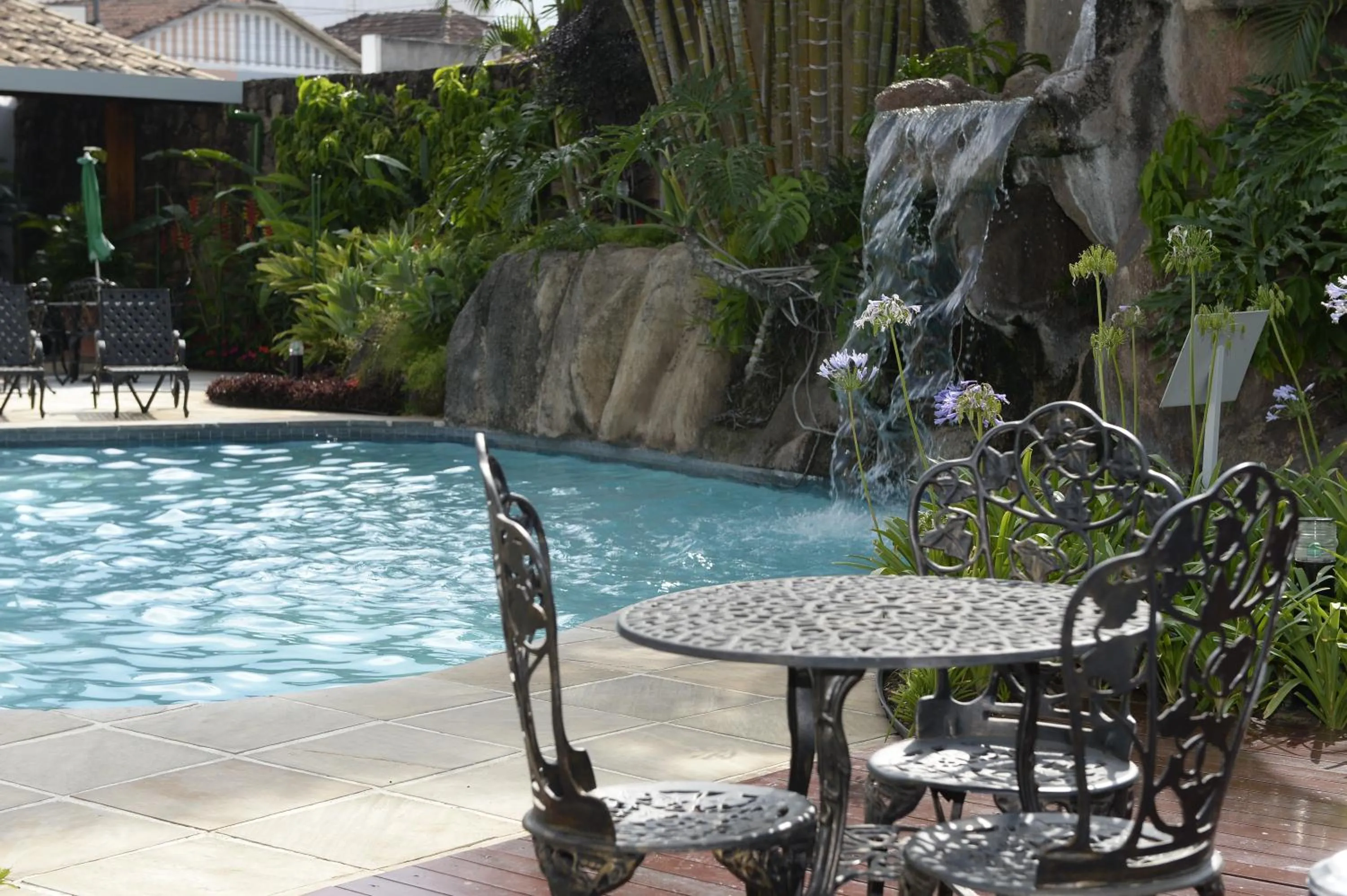 Swimming pool in Hotel Colonial Plaza