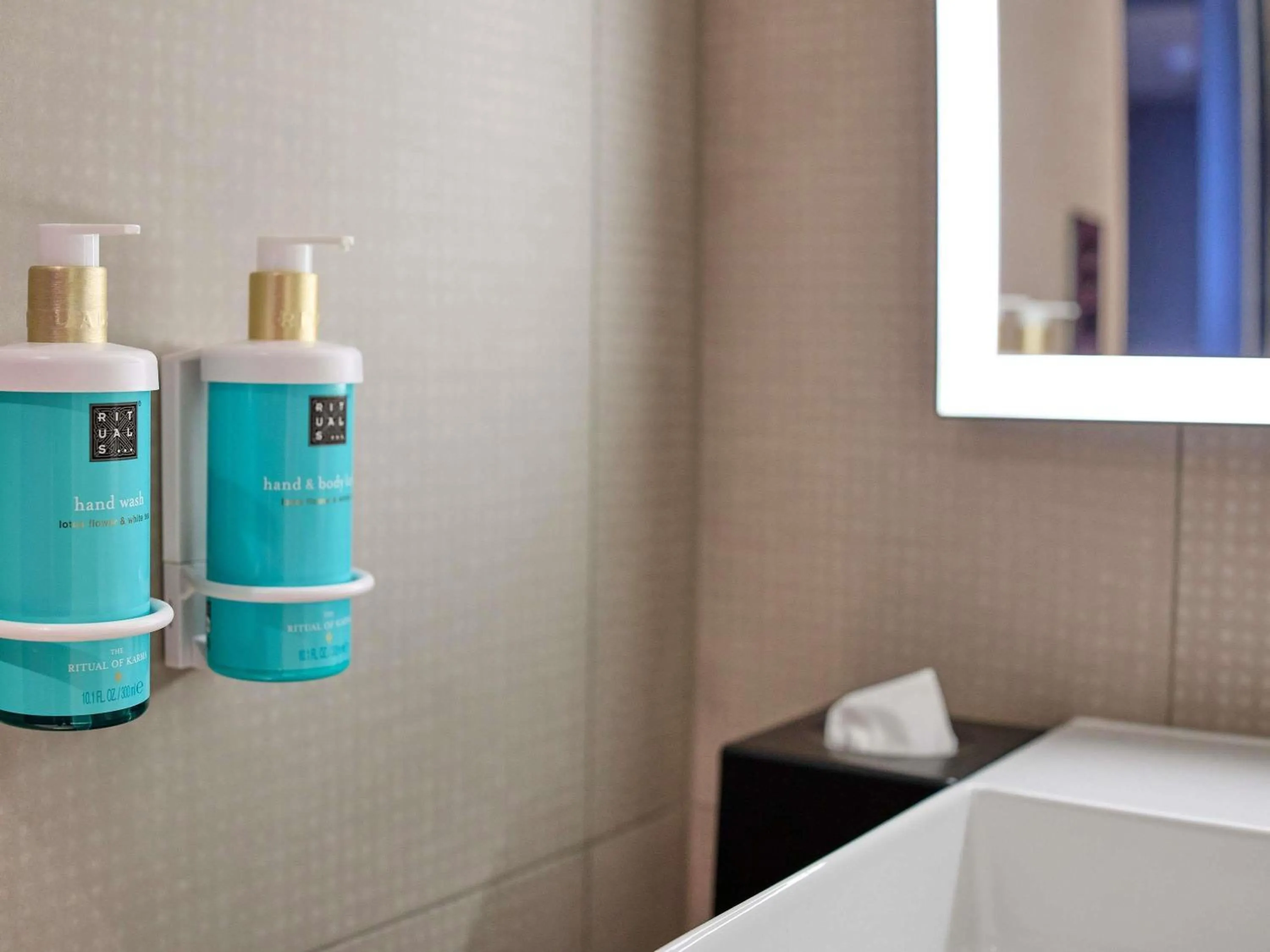 Bedroom in Novotel Zürich Airport Messe - newly renovated