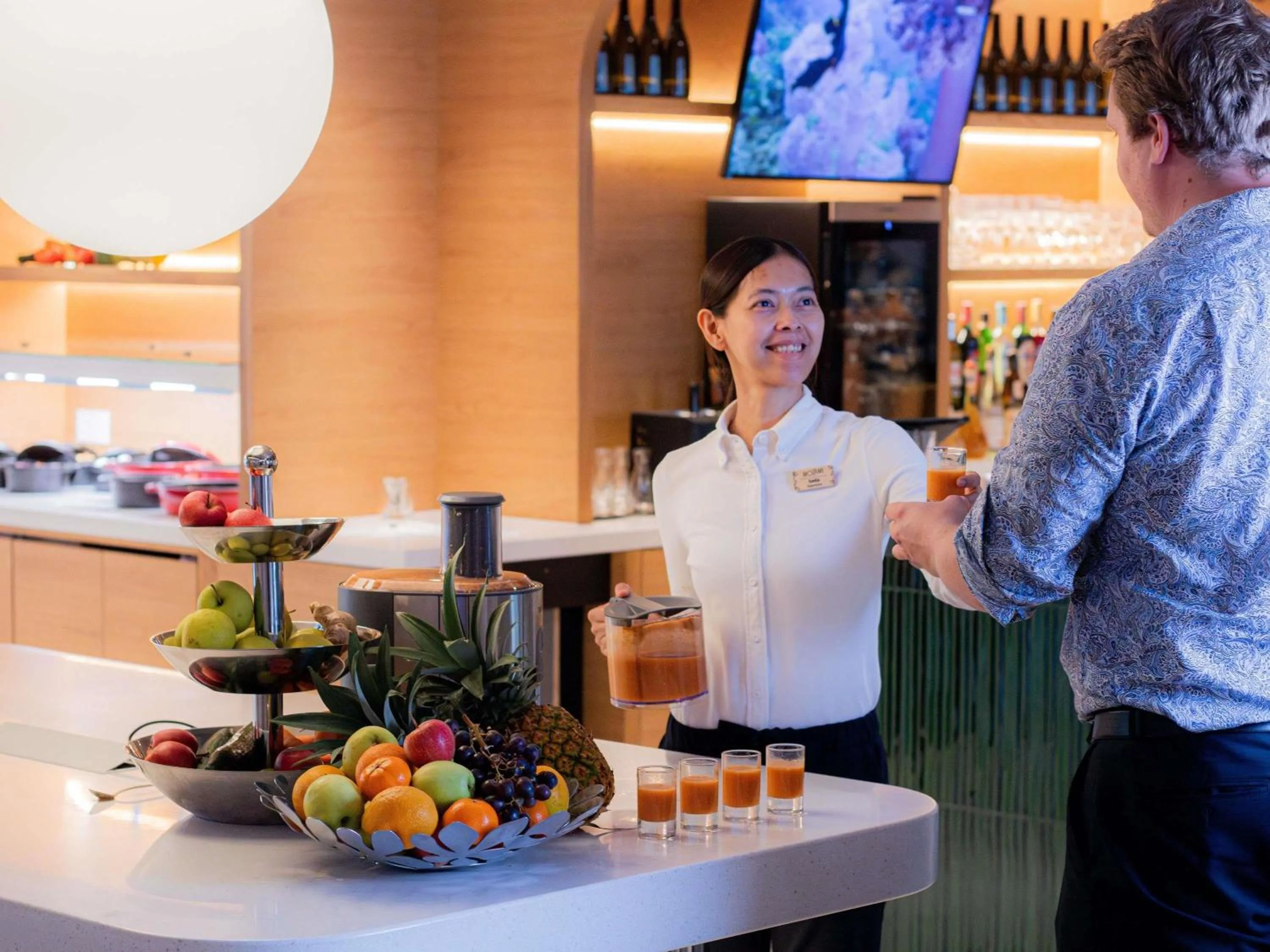 Restaurant/places to eat in Novotel Zürich Airport Messe - newly renovated