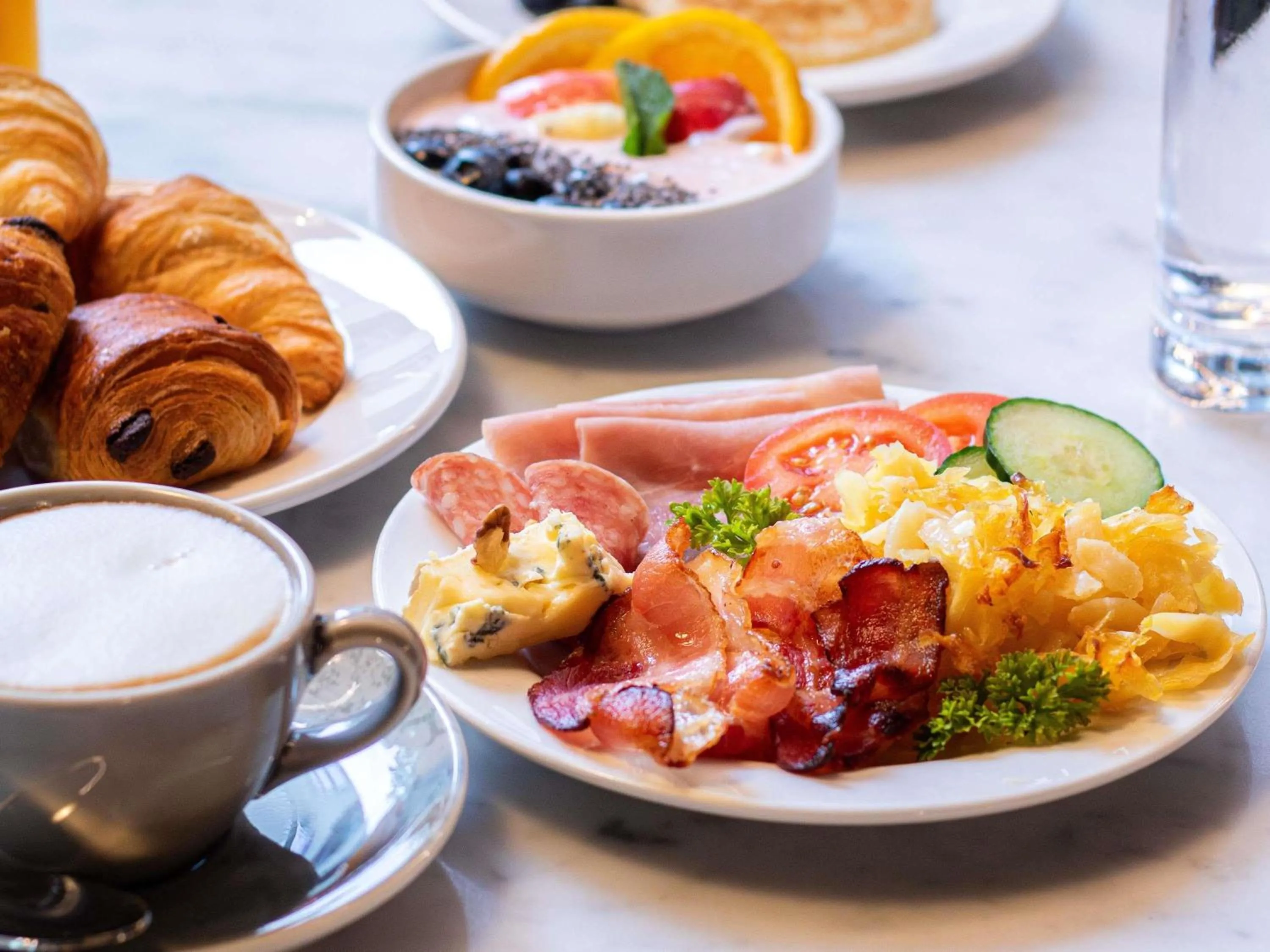 Restaurant/places to eat in Novotel Zürich Airport Messe - newly renovated