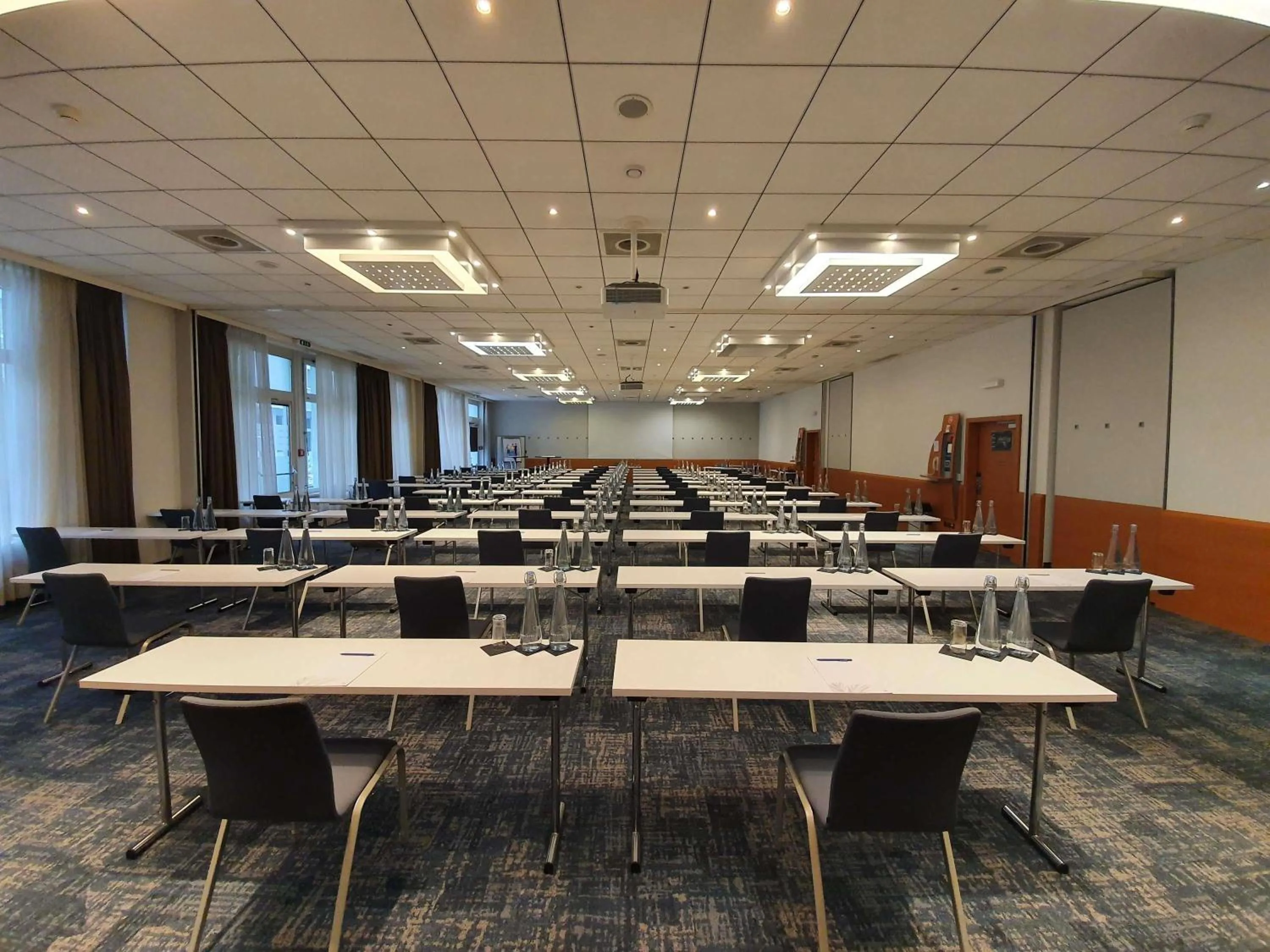 Meeting/conference room in Novotel Zürich Airport Messe - newly renovated