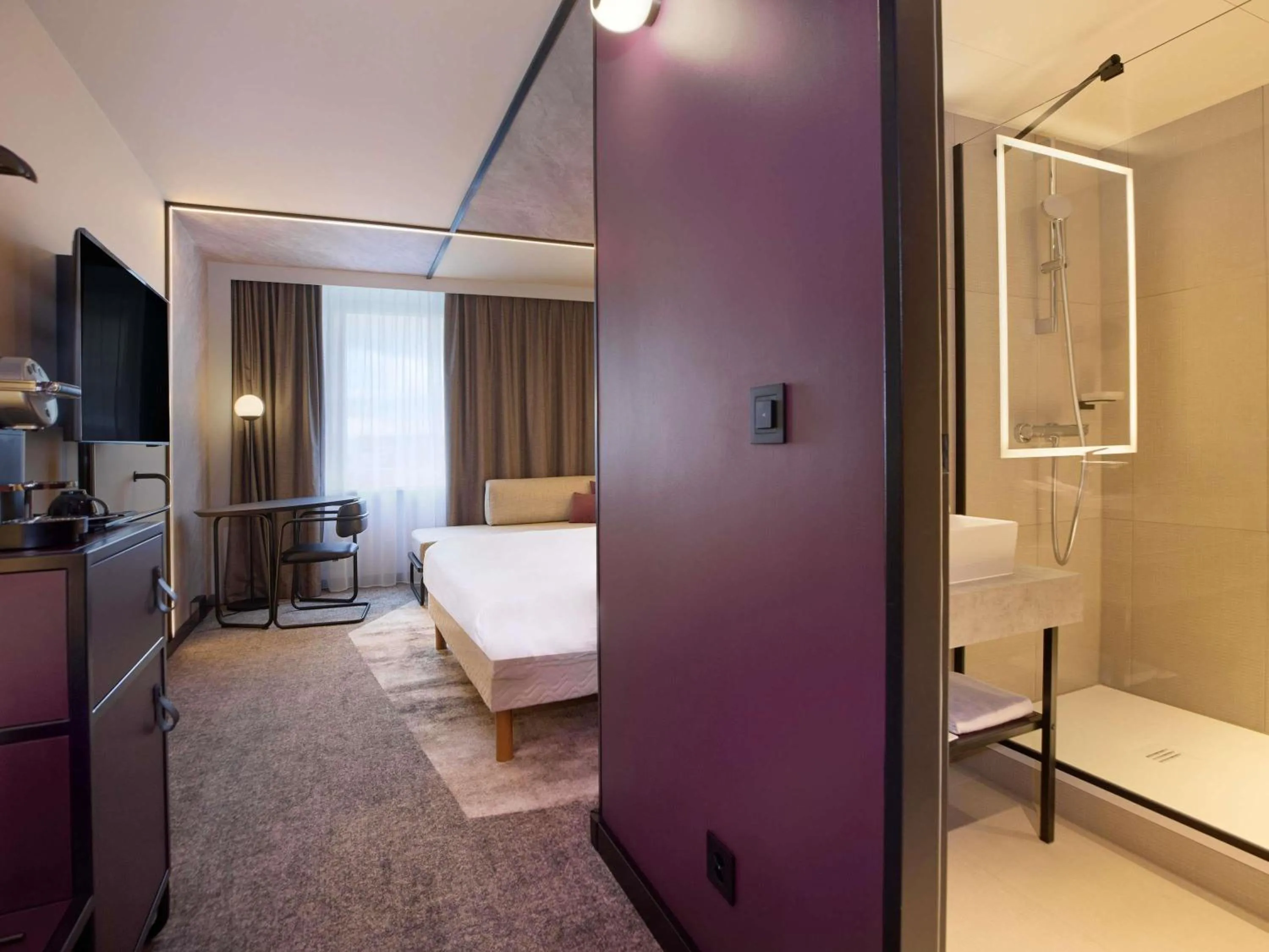 Bedroom, Bed in Novotel Zürich Airport Messe - newly renovated