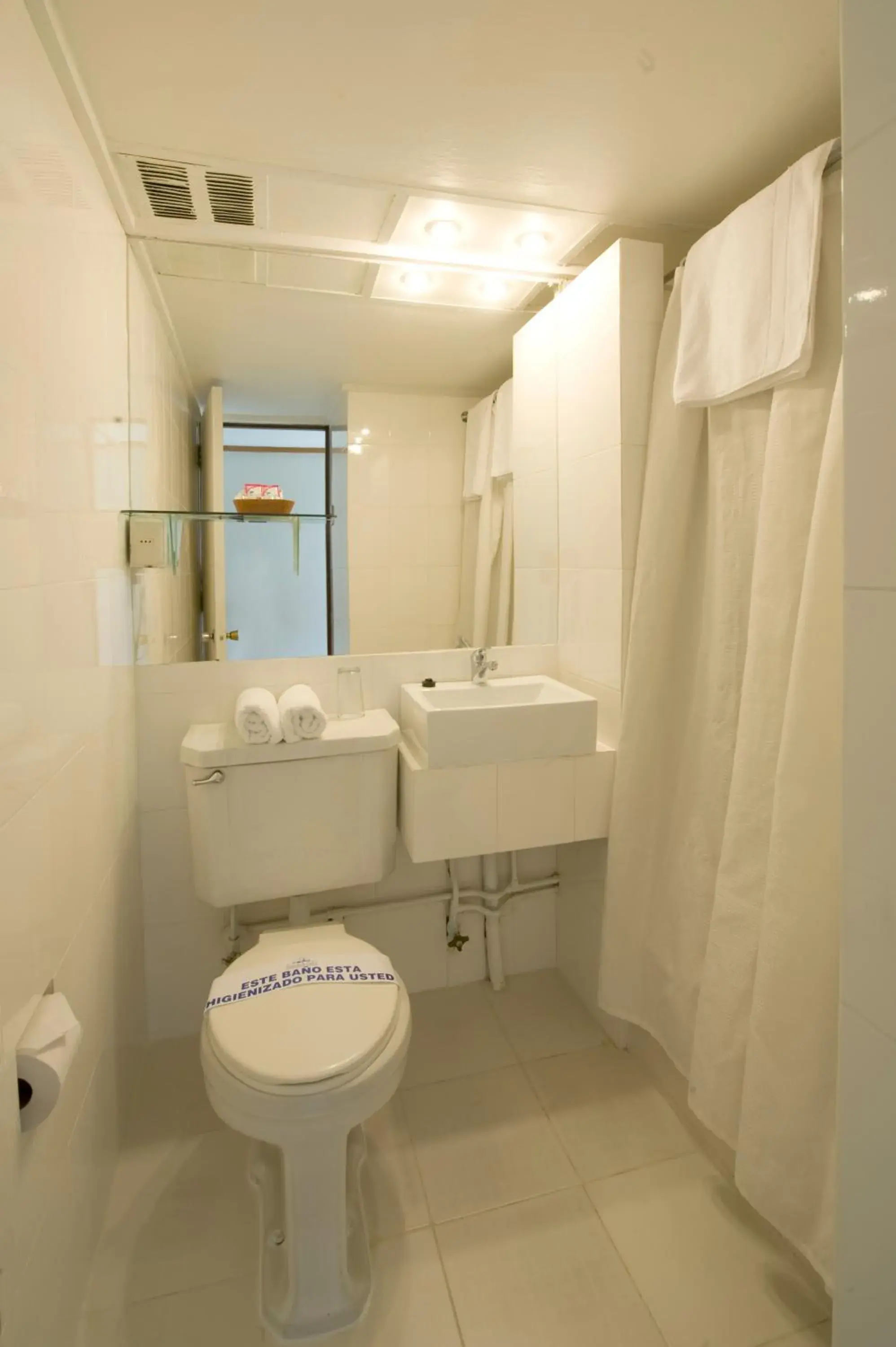 Standard Twin Room in Hotel de Castro Standard Twin Room in Hotel de Castro