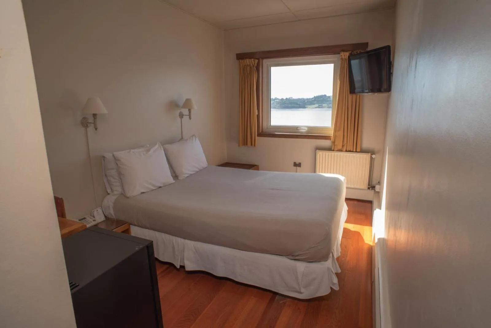 Photo of the whole room, Bed in Hotel de Castro