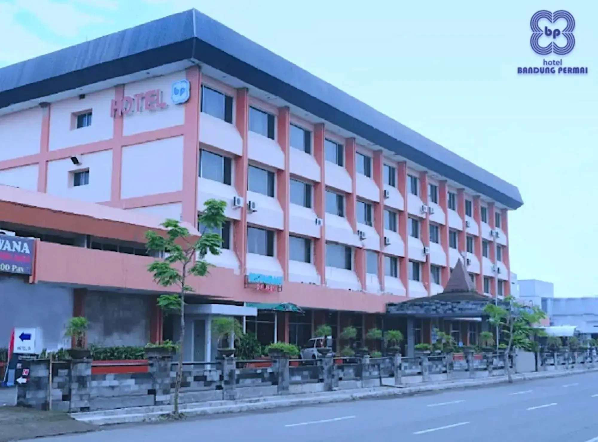 Property building in Bandung Permai Hotel Jember Property building in Bandung Permai Hotel Jember