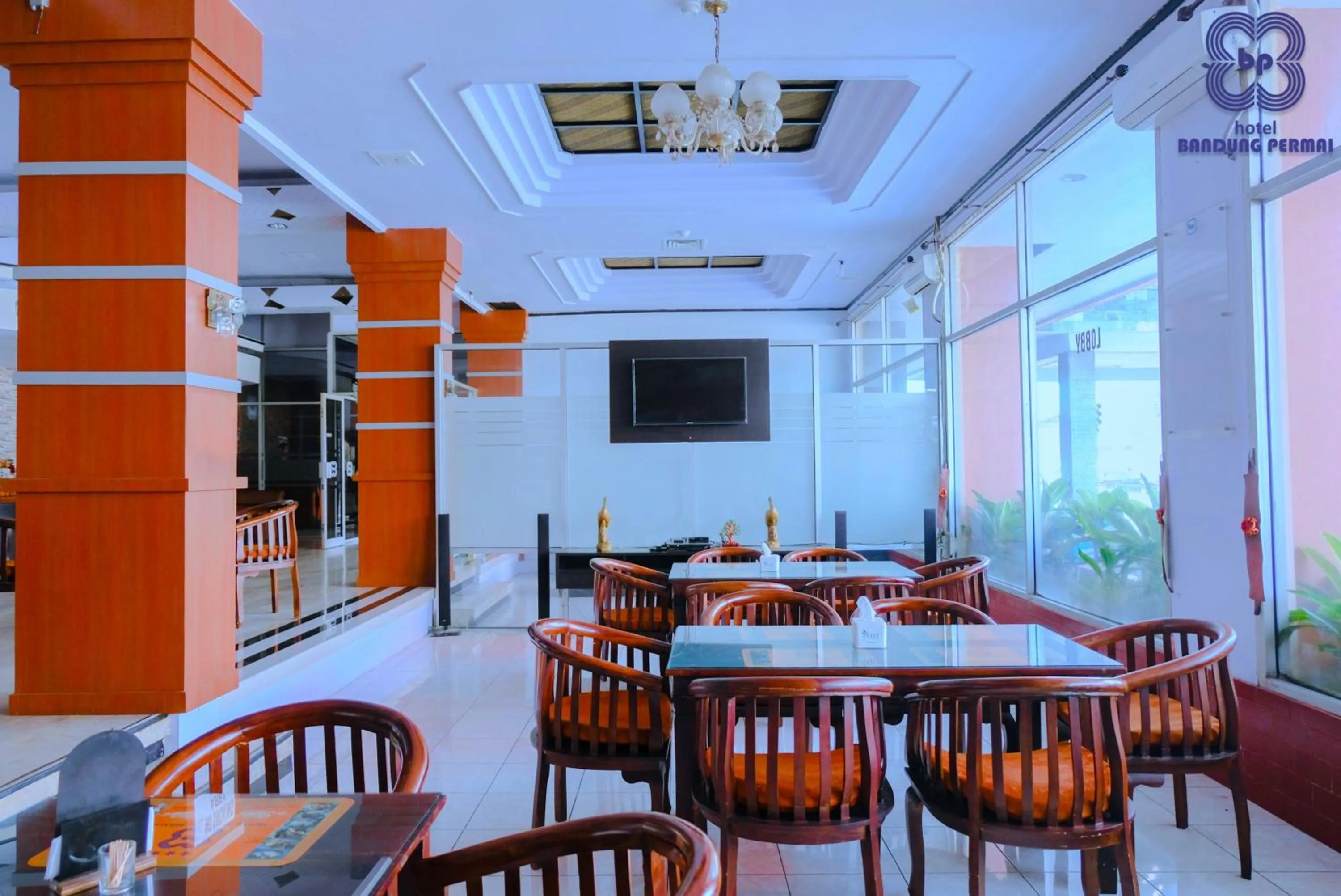 Restaurant/places to eat in Bandung Permai Hotel Jember