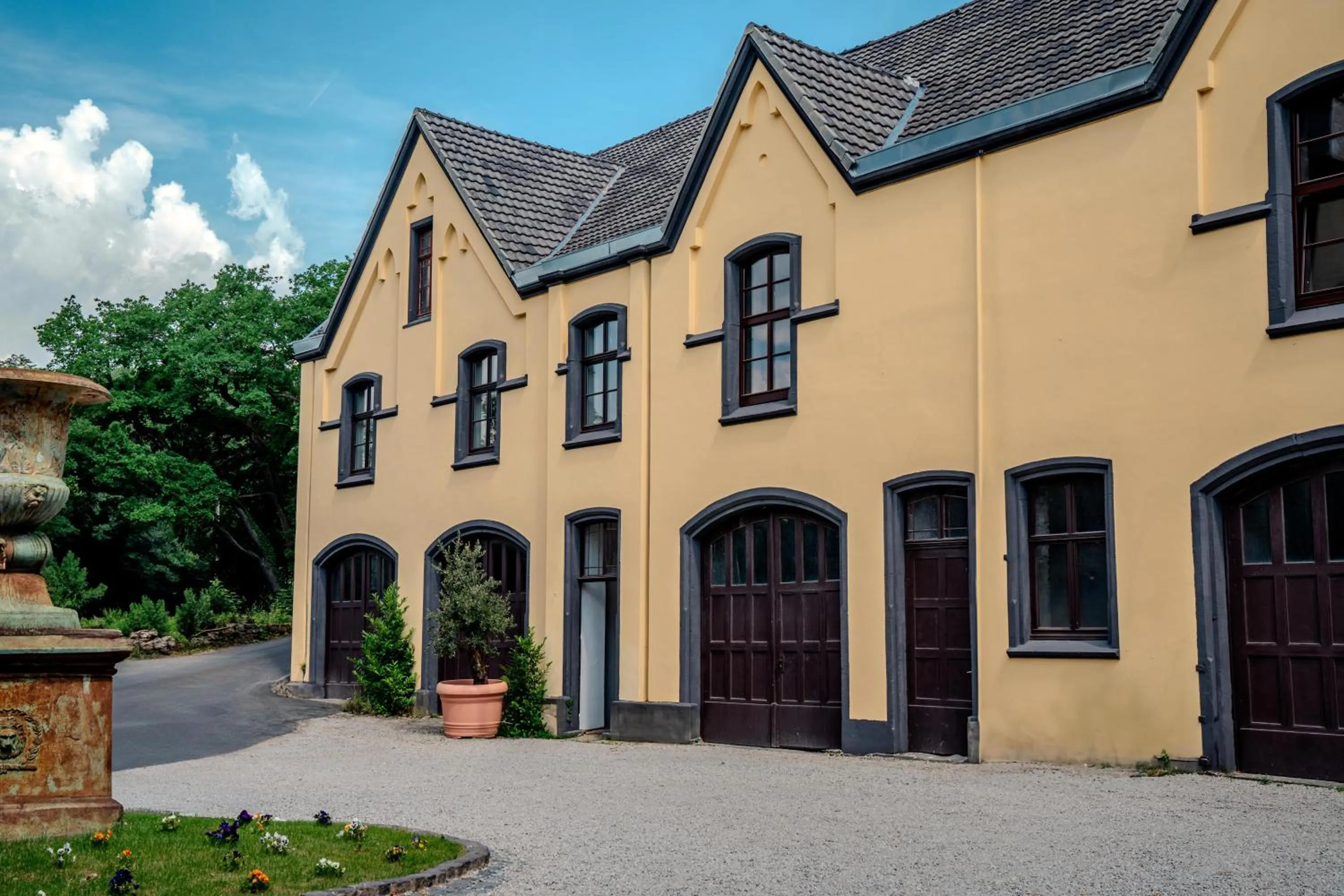 Property building in Schloss Arenfels