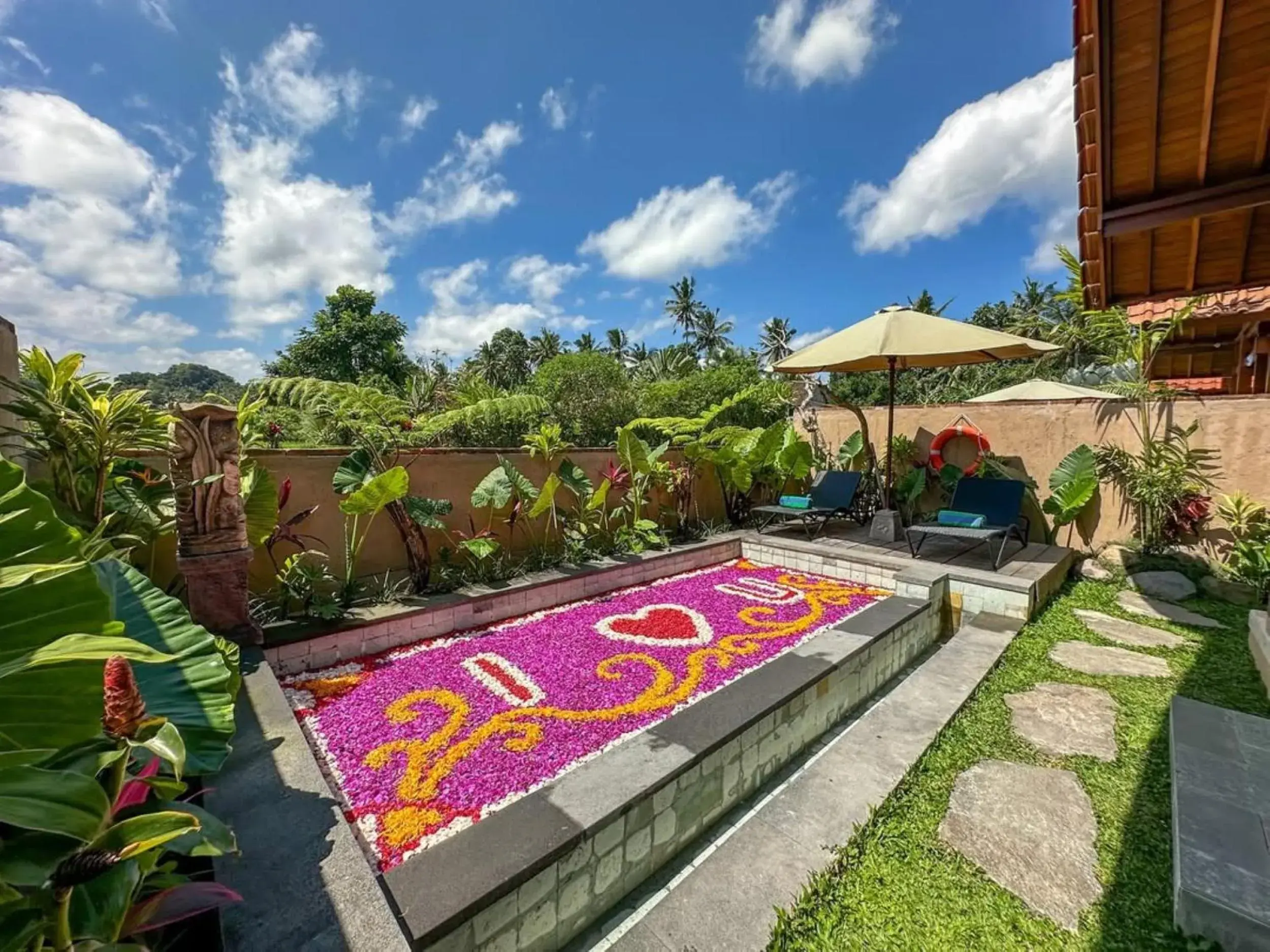 Swimming pool in Santris Villas by GenuineHost Swimming pool in Santris Villas by GenuineHost