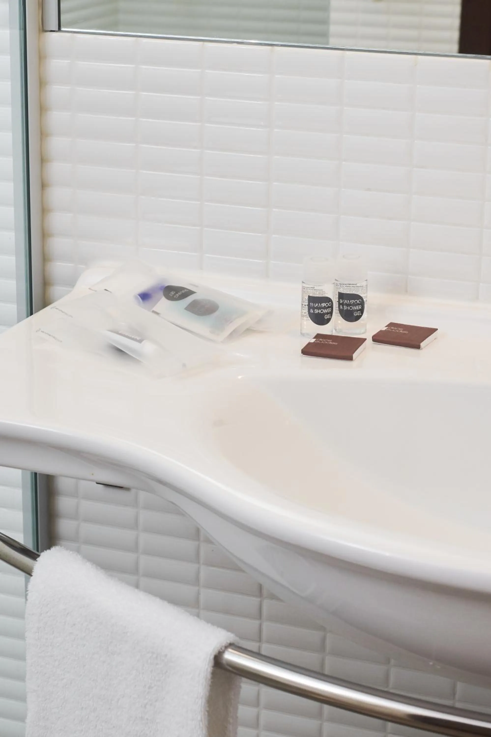 Bathroom in Kona Hotel Verona by Kleos Group Collection