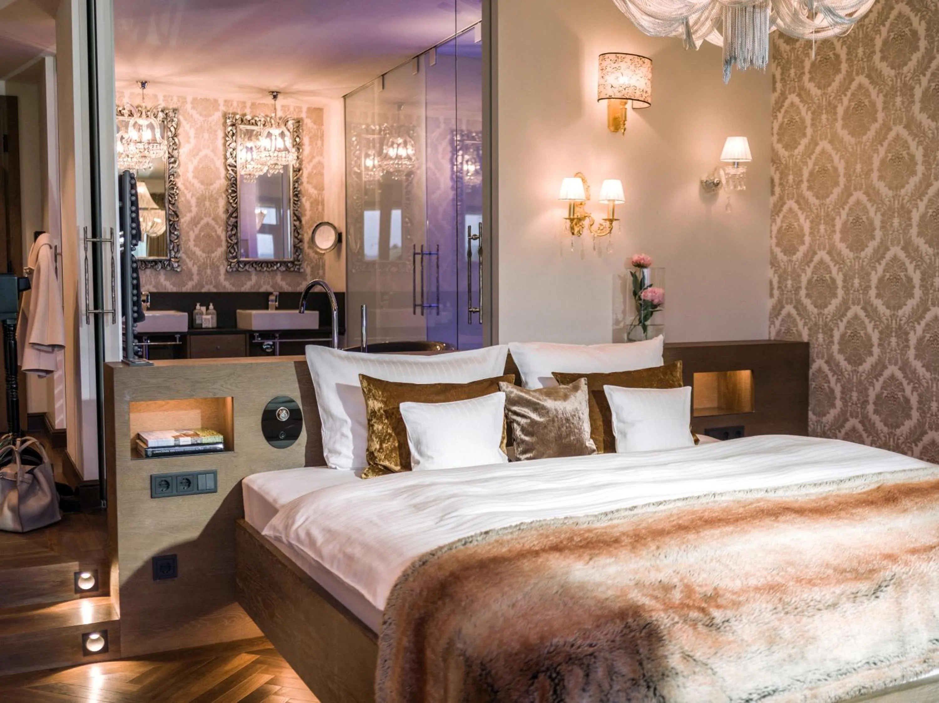 Bathroom, Bed in Das König Ludwig Inspiration SPA