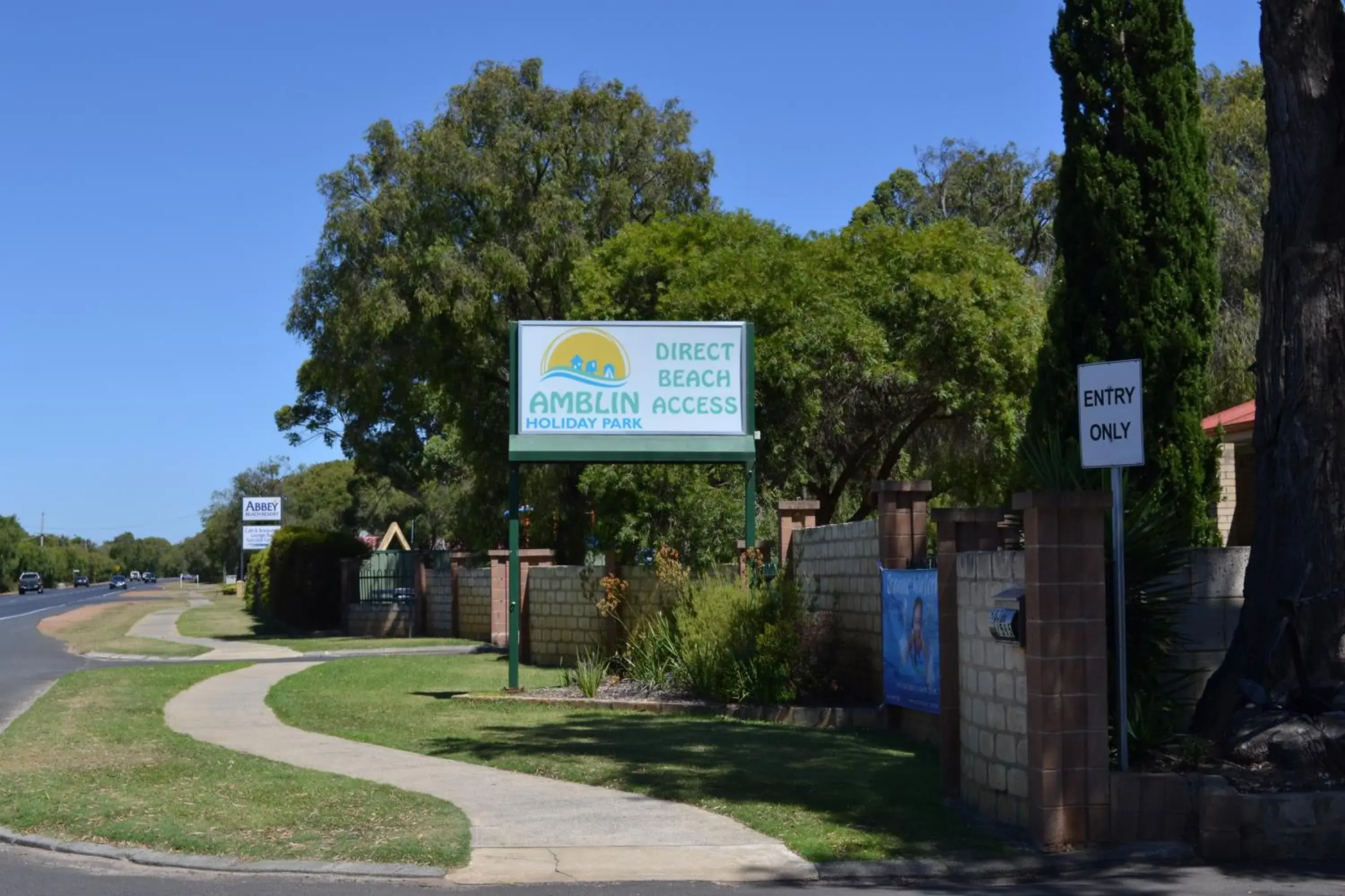 Facade/entrance in Discovery Parks - Busselton Facade/entrance in Discovery Parks - Busselton
