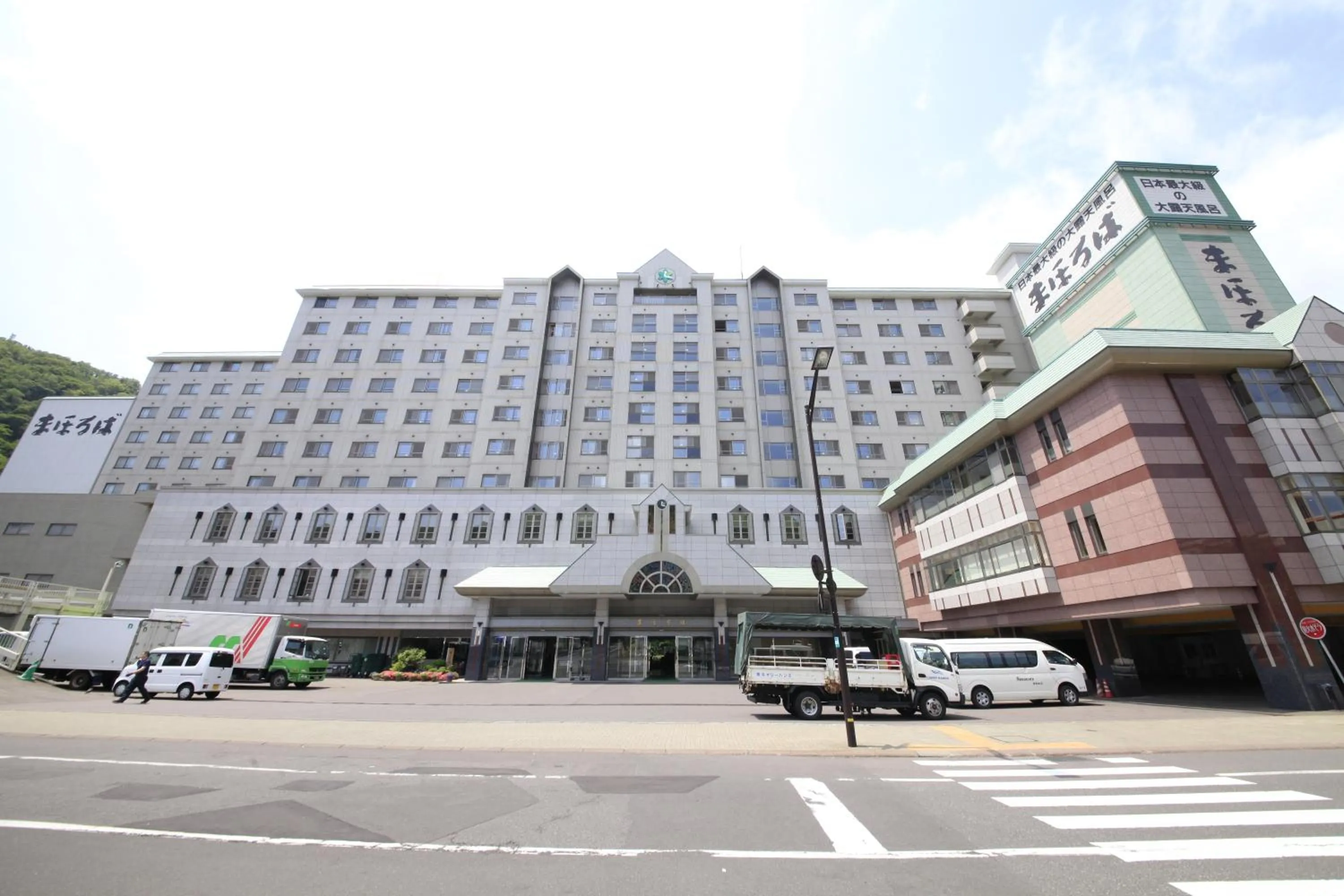 Property building in Hotel Mahoroba