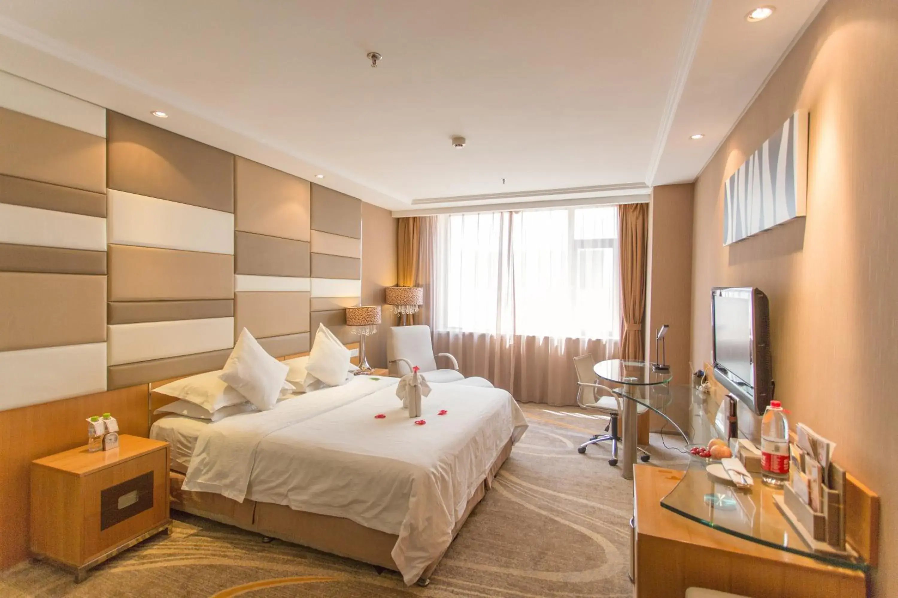 The Center Hotel Weihai The Center Hotel Weihai