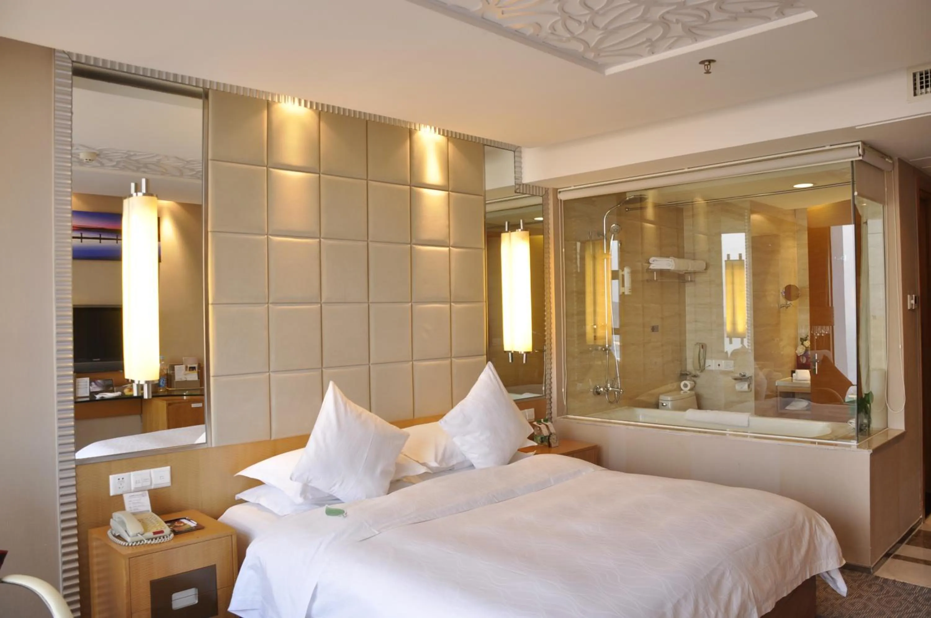 Business Single Room in The Center Hotel Weihai