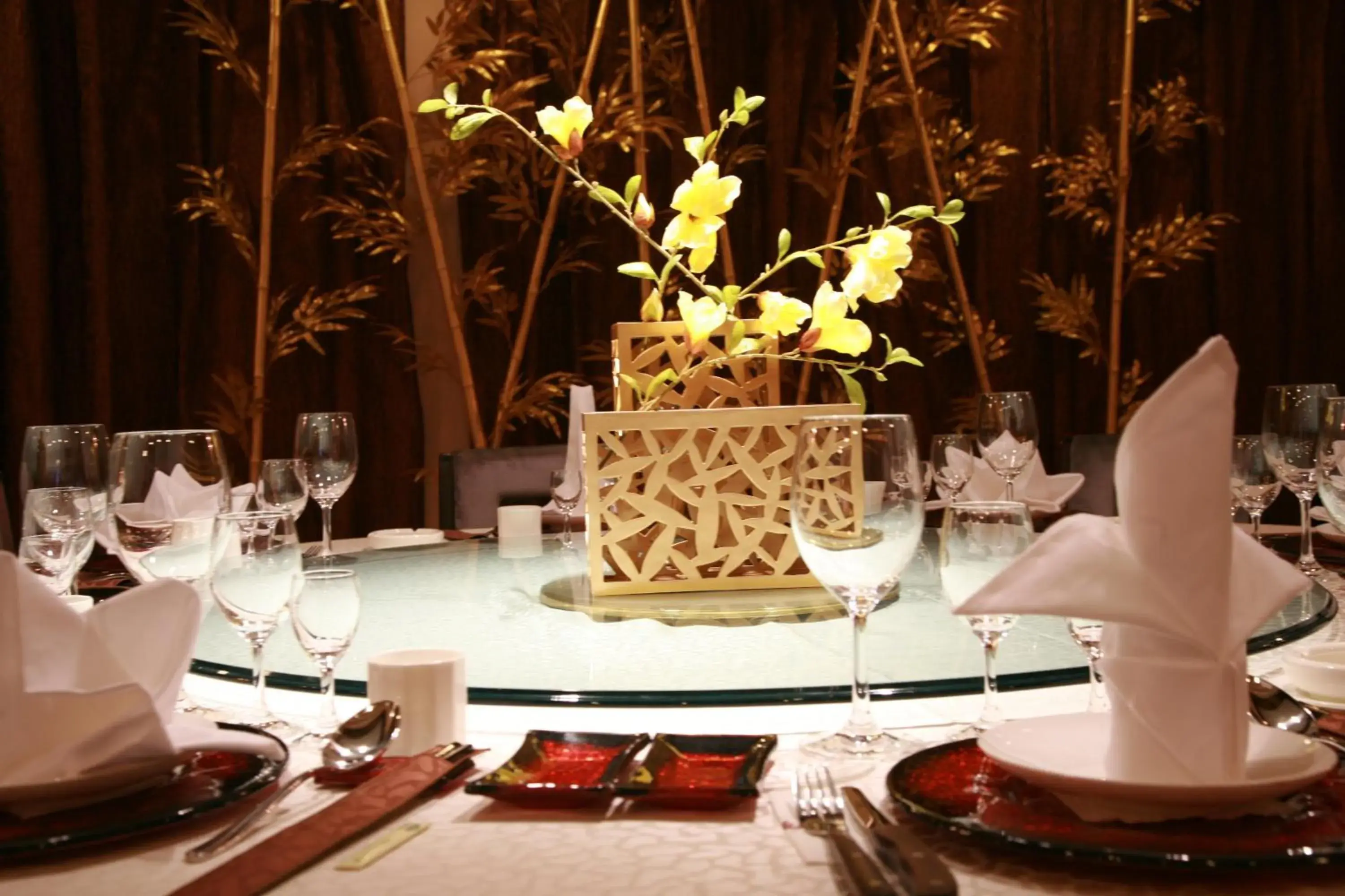 Restaurant/places to eat in The Center Hotel Weihai Restaurant/places to eat in The Center Hotel Weihai