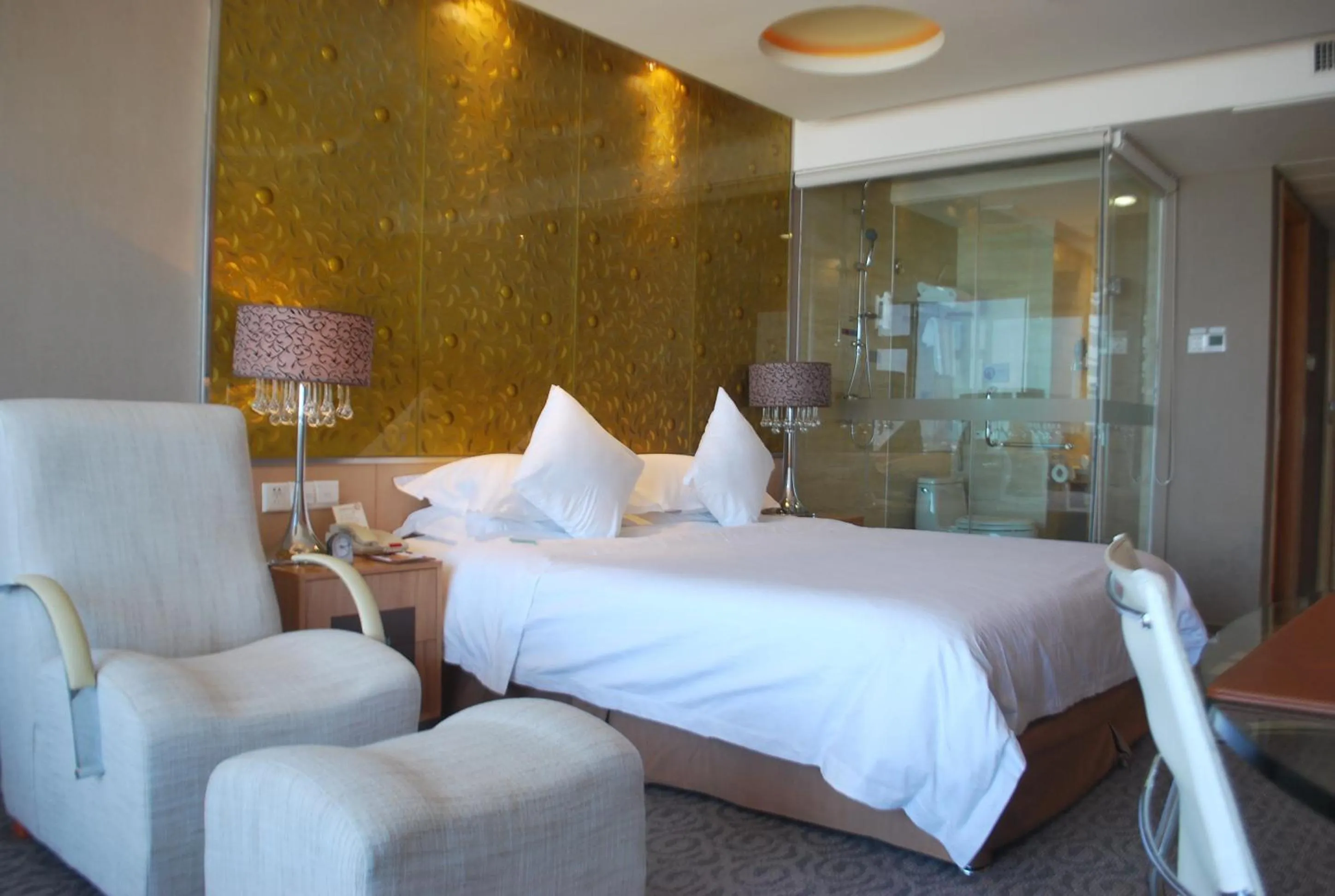 Bed in The Center Hotel Weihai