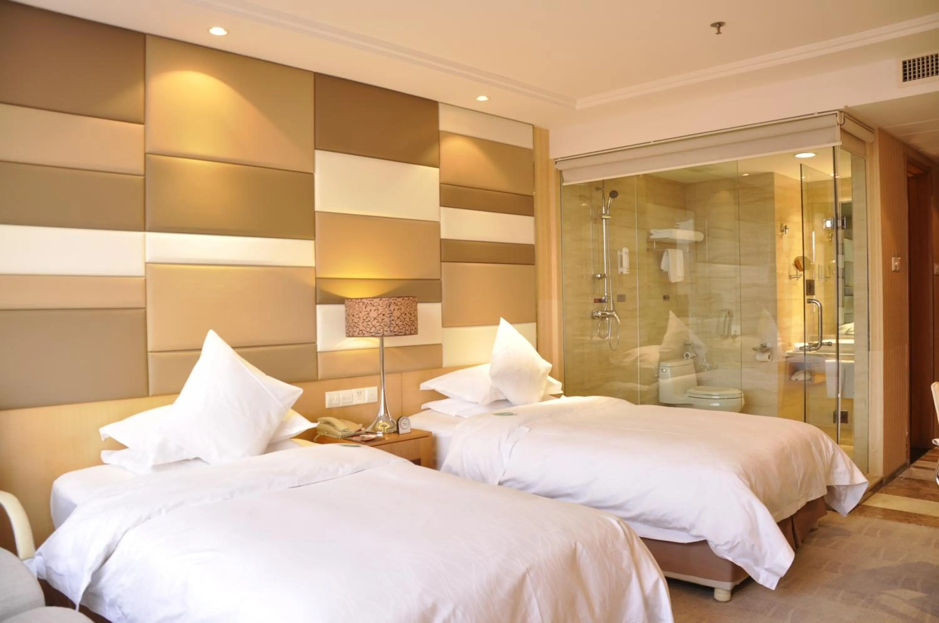 Standard Twin Room in The Center Hotel Weihai