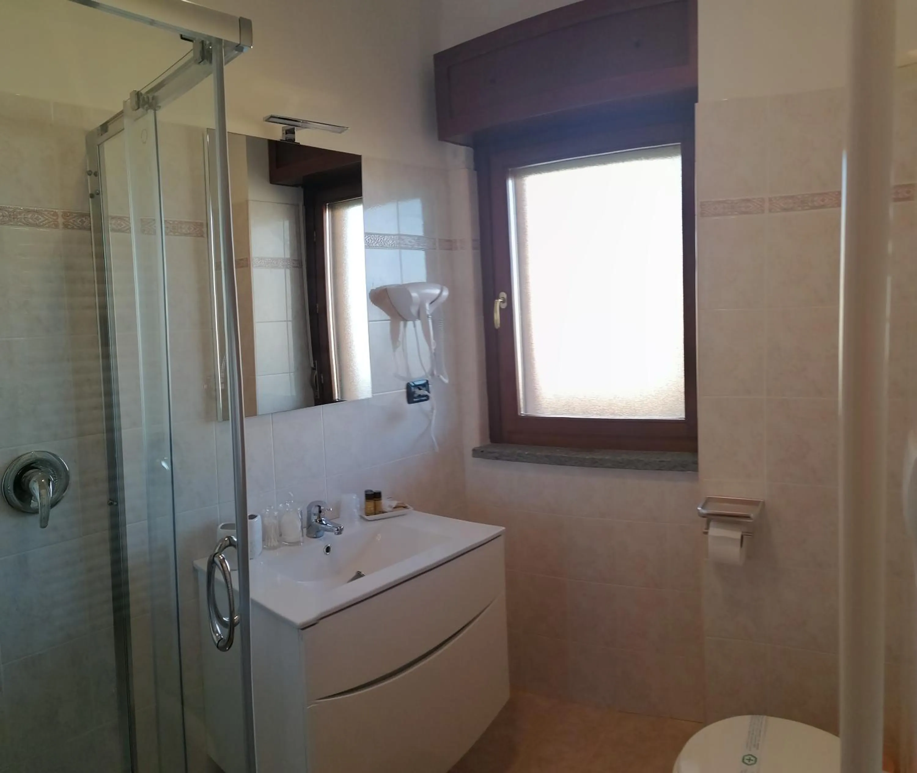 Shower in B&BYanet's Beautiful House