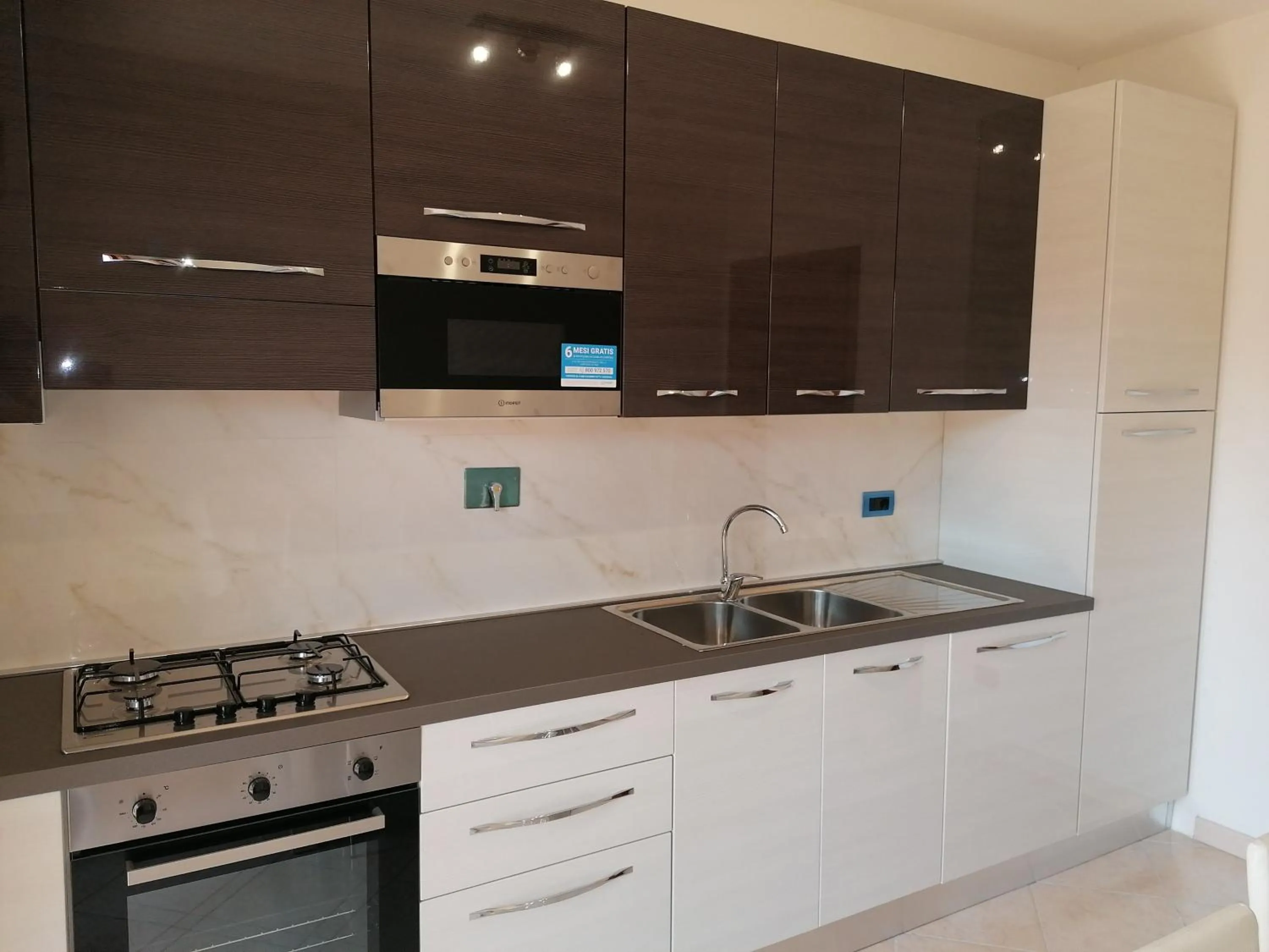 Communal kitchen in B&BYanet's Beautiful House