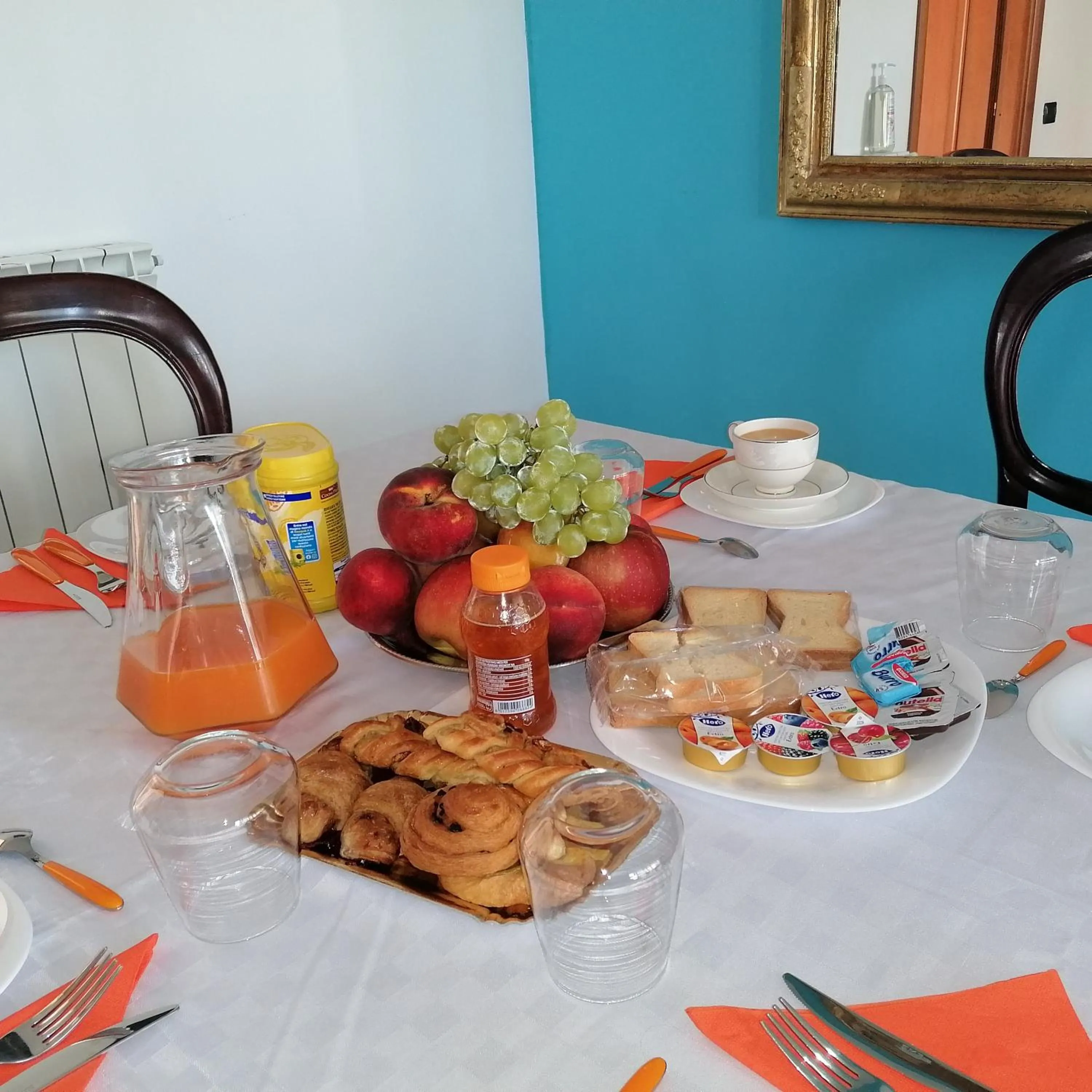 Food and drinks in B&BYanet's Beautiful House