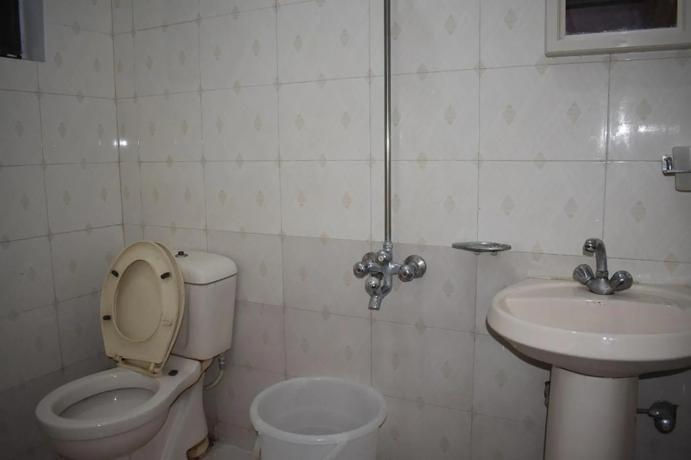 Bathroom in Hotel The Oriel Islamabad