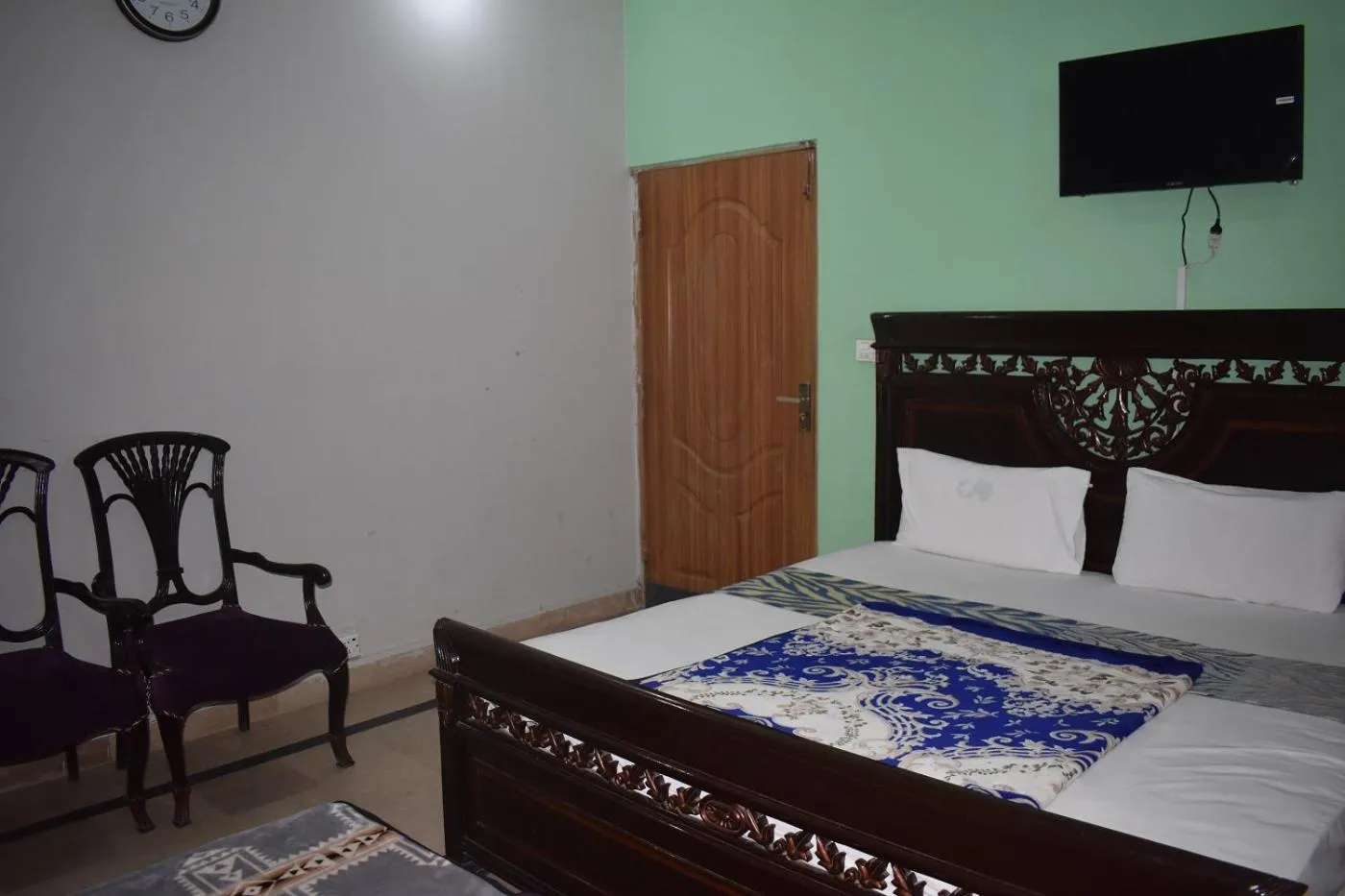 Bedroom, Bed in Hotel The Oriel Islamabad