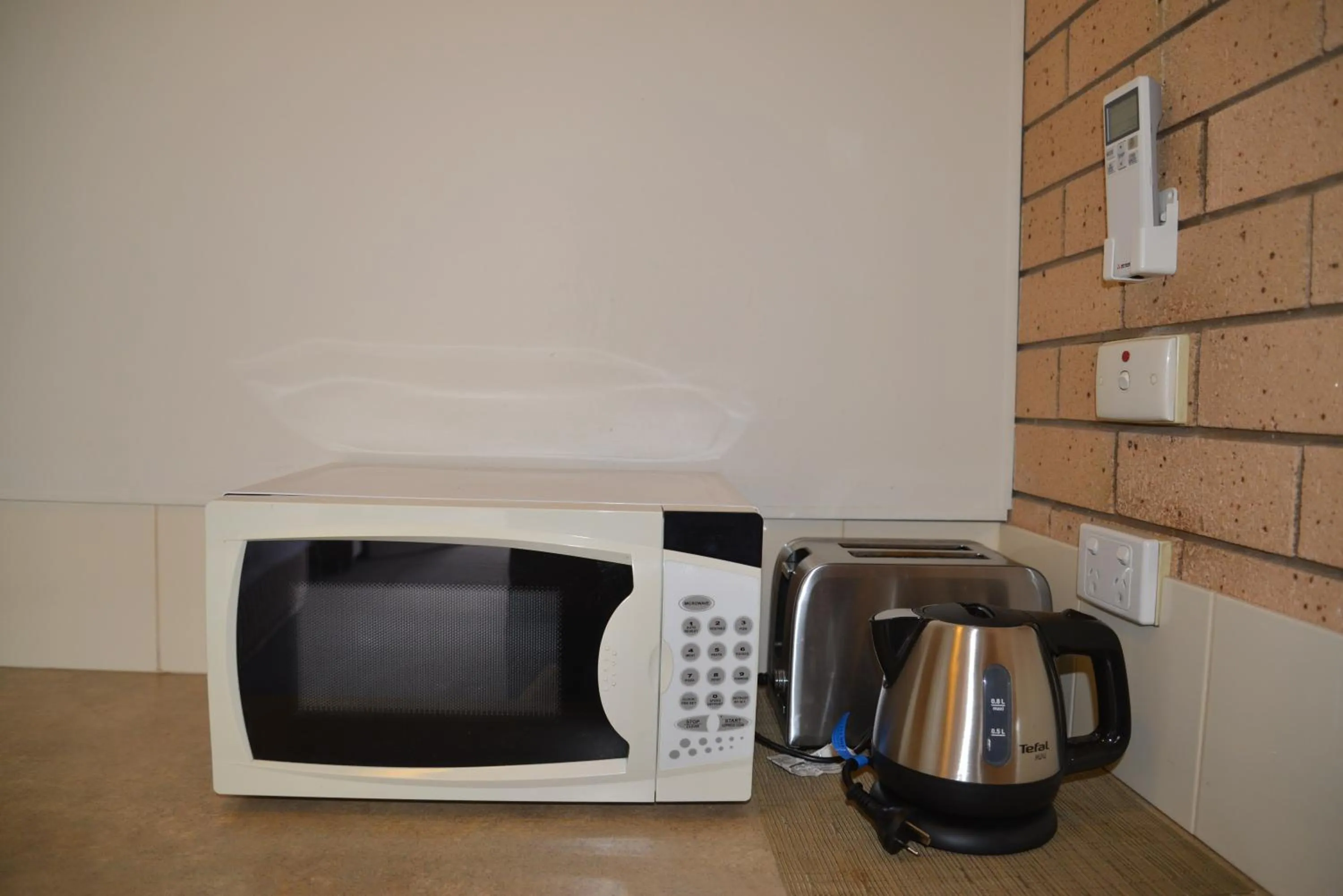 Kitchen or kitchenette in Albury Allawa Motor Inn