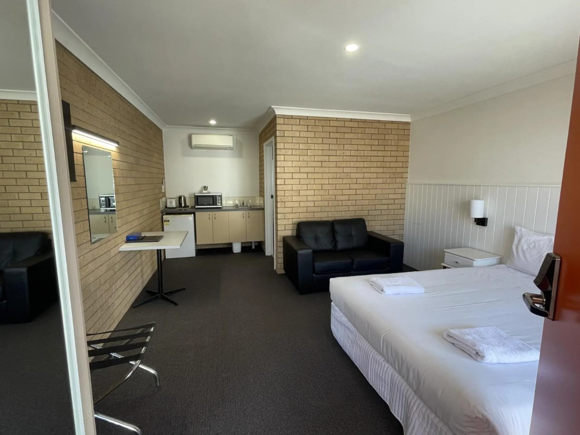 Bed in Albury Allawa Motor Inn