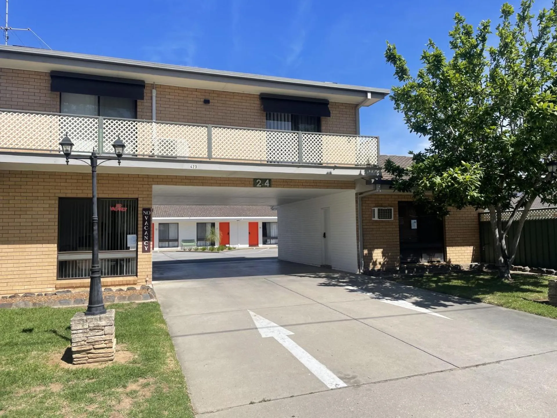 Property building in Albury Allawa Motor Inn
