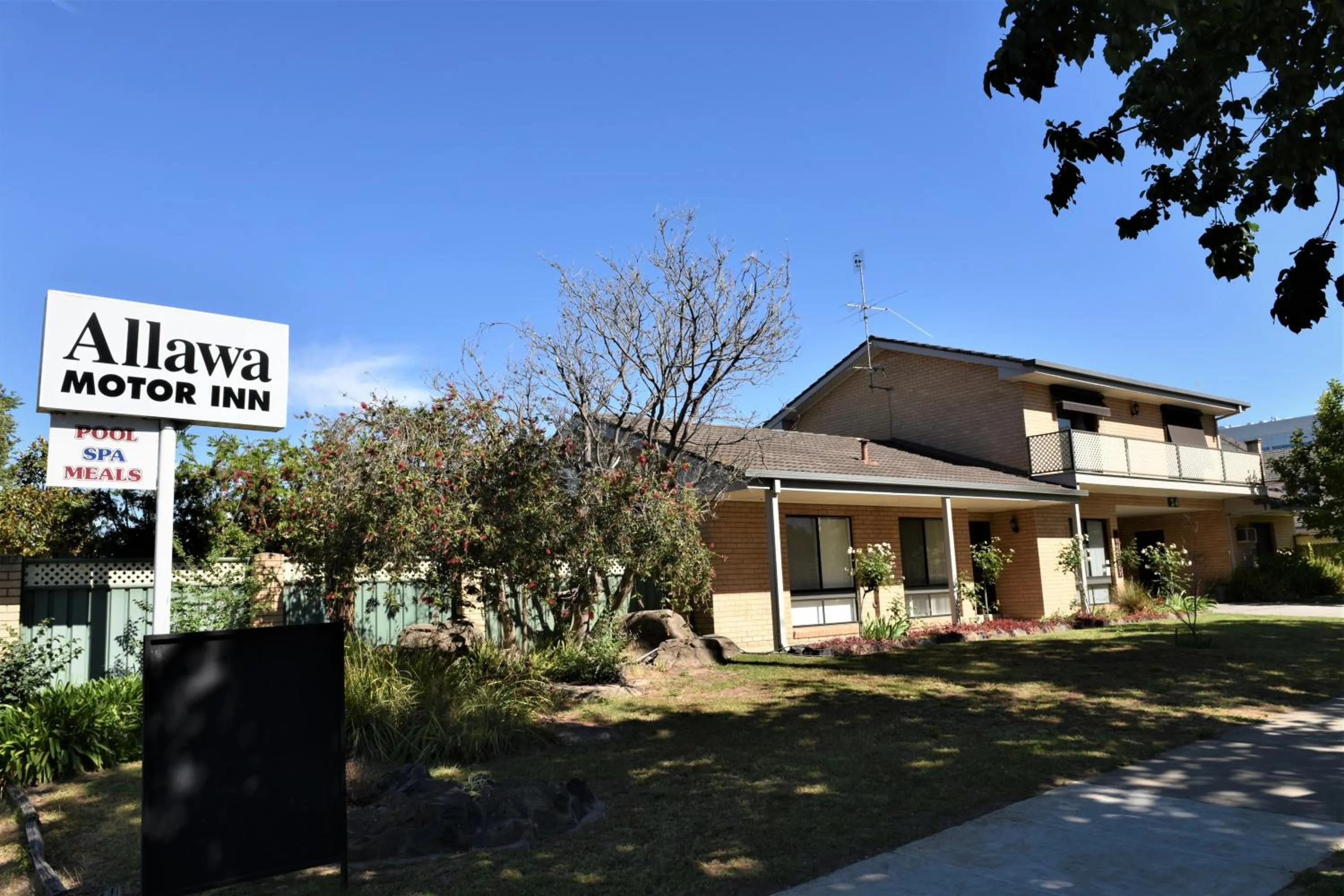Property building in Albury Allawa Motor Inn