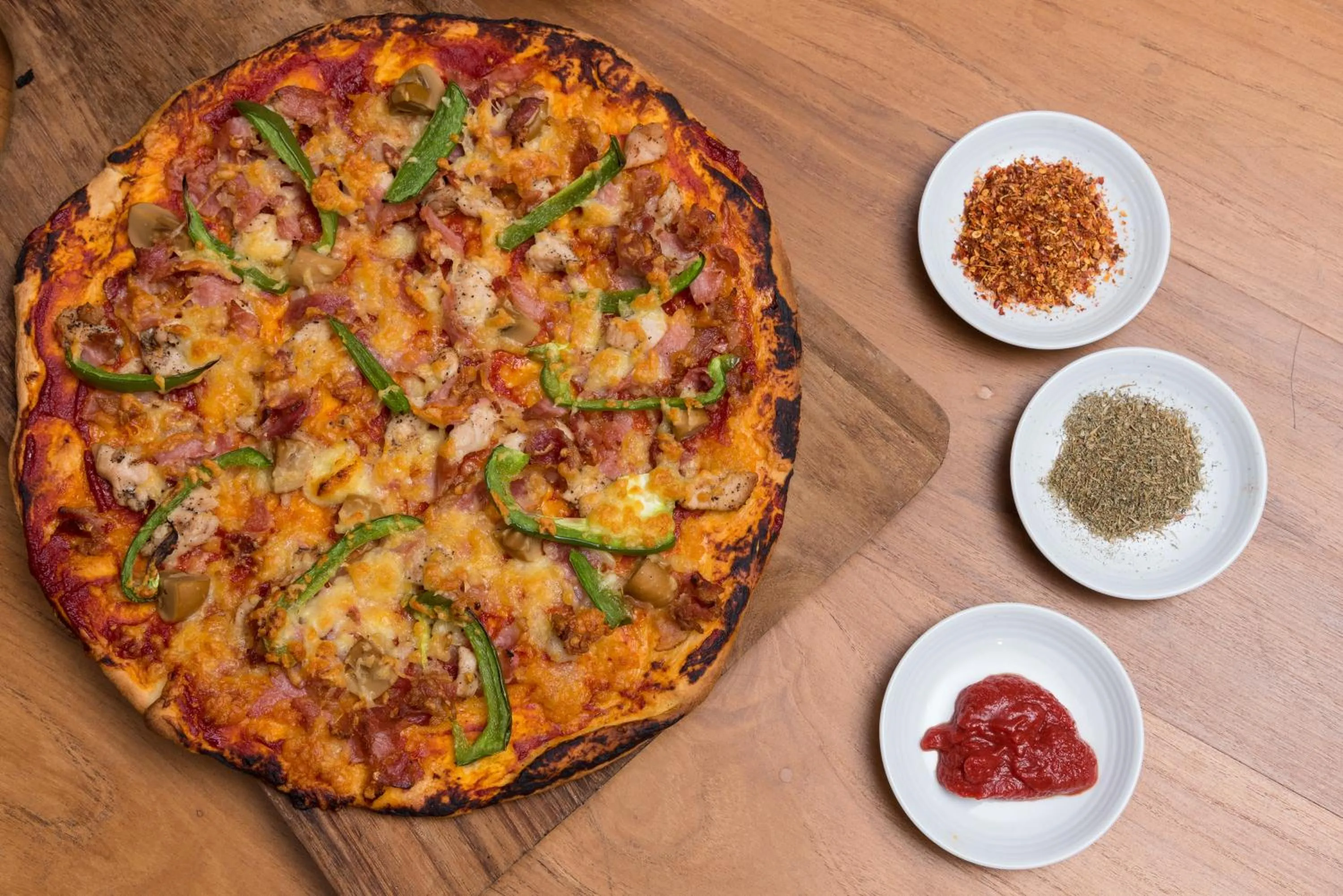 Restaurant/places to eat, Food in Bungalow By The Beach