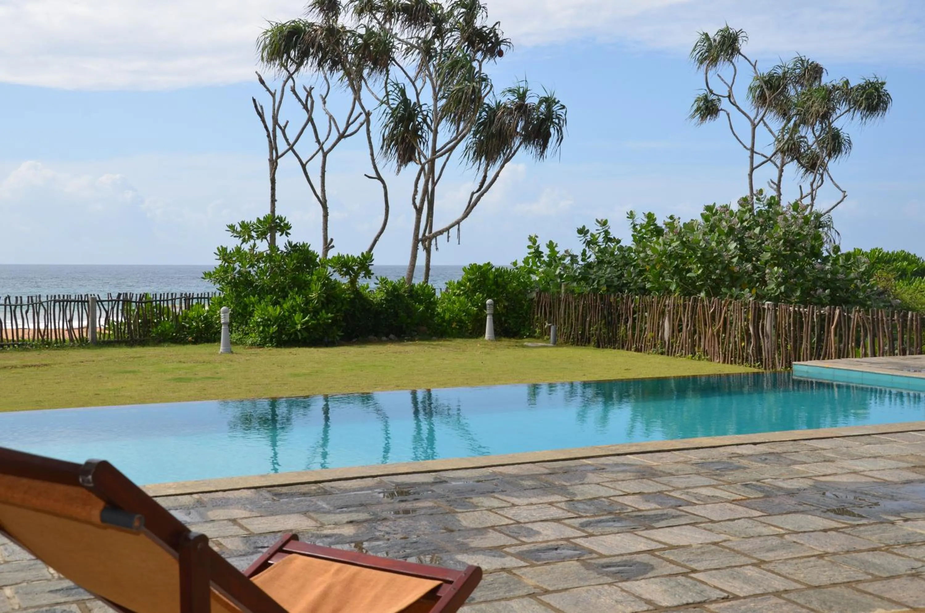 Garden, Swimming Pool in Bungalow By The Beach