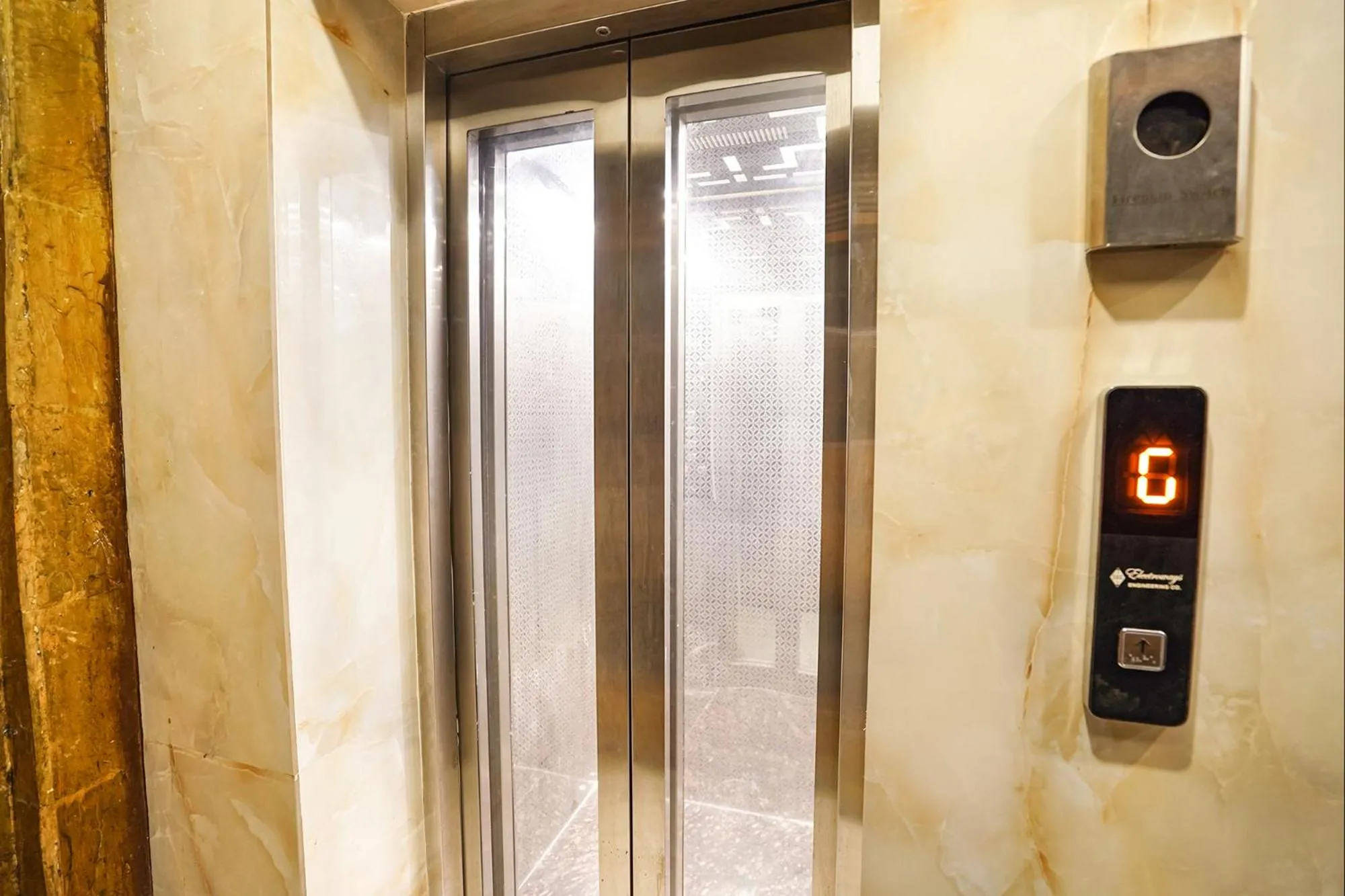 elevator in FabHotel India International