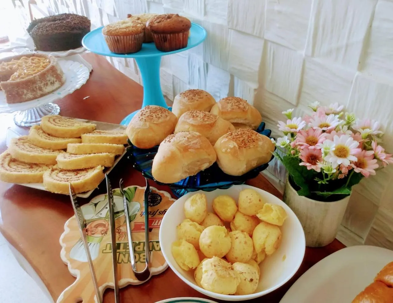 Buffet breakfast in Mar Turquesa Eco Pousada